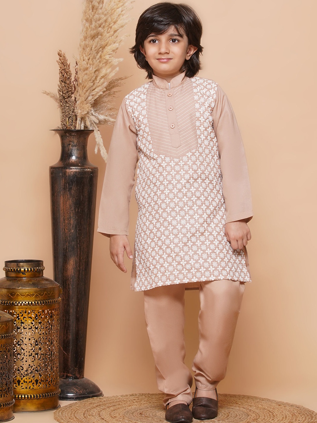 Aj DEZInES Boys Ethnic Embroidered Regular Thread Work Pure Cotton Kurta With Pyjamas, Pink
Aj DEZInES Boys Ethnic Embroidered Regular Thread Work Pure Cotton Kurta With Pyjamas, Pink