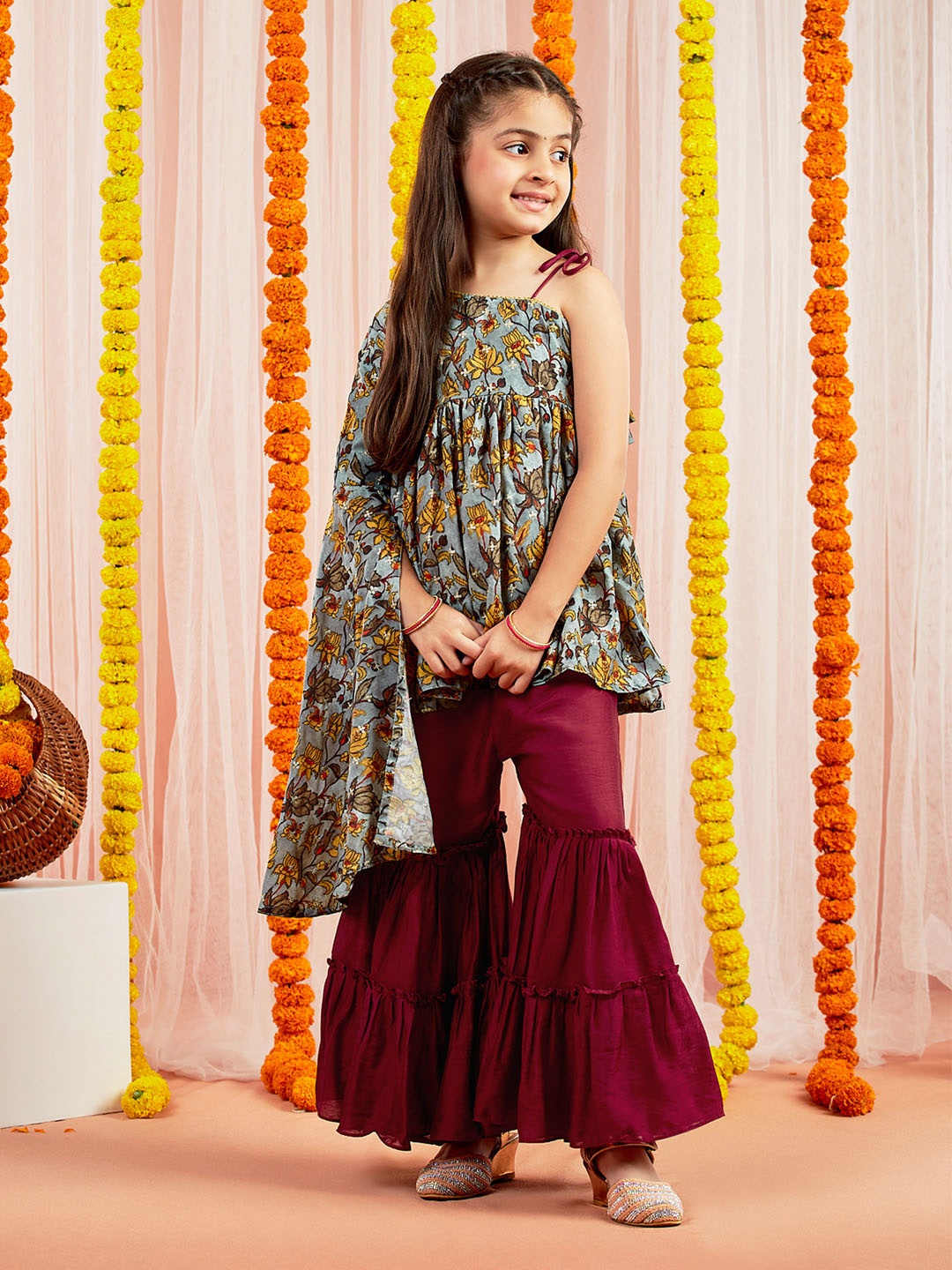 VASTRAMAY Girls Floral Printed Slit Sleeves Regular Sequinned Kurti With Sharara, Grey
VASTRAMAY Girls Floral Printed Slit Sleeves Regular Sequinned Kurti With Sharara, Grey