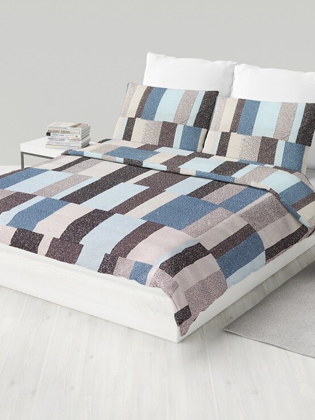 LABHAM Easy Living Blue Geometric Pure Cotton 180 TC King Bedsheet With 2 Pillow Covers
LABHAM Easy Living Blue Geometric Pure Cotton 180 TC King Bedsheet With 2 Pillow Covers