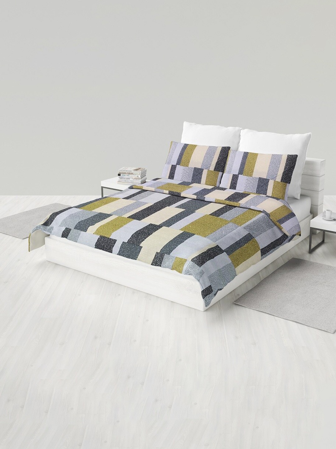 LABHAM Easy Living Grey Geometric Pure Cotton 180 TC King Bedsheet With 2 Pillow Covers
LABHAM Easy Living Grey Geometric Pure Cotton 180 TC King Bedsheet With 2 Pillow Covers