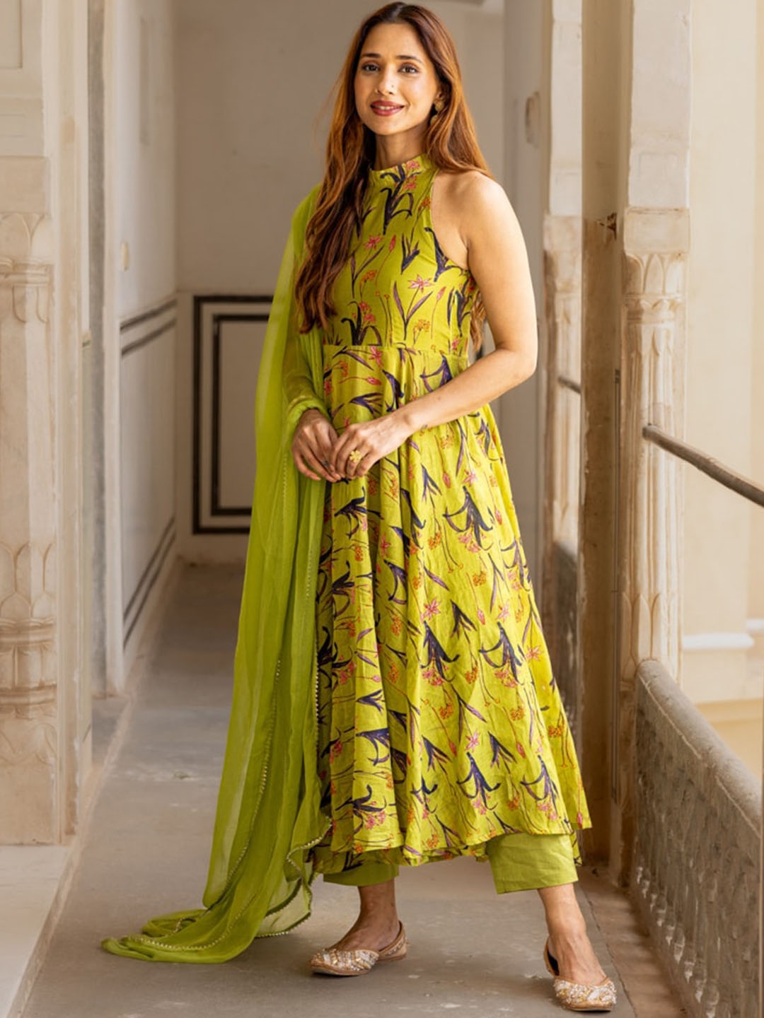 Ambraee Floral Printed Regular Chanderi Silk Kurta With Trousers & Dupatta, Lime green
Ambraee Floral Printed Regular Chanderi Silk Kurta With Trousers & Dupatta, Lime green