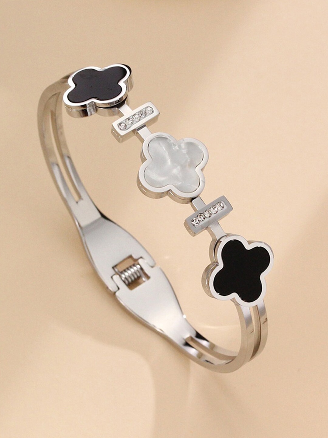 Designs & You Silver-Plated Three Clover Leaf Irish Stainless Steel Bangle-Style Bracelet
Designs & You Silver-Plated Three Clover Leaf Irish Stainless Steel Bangle-Style Bracelet