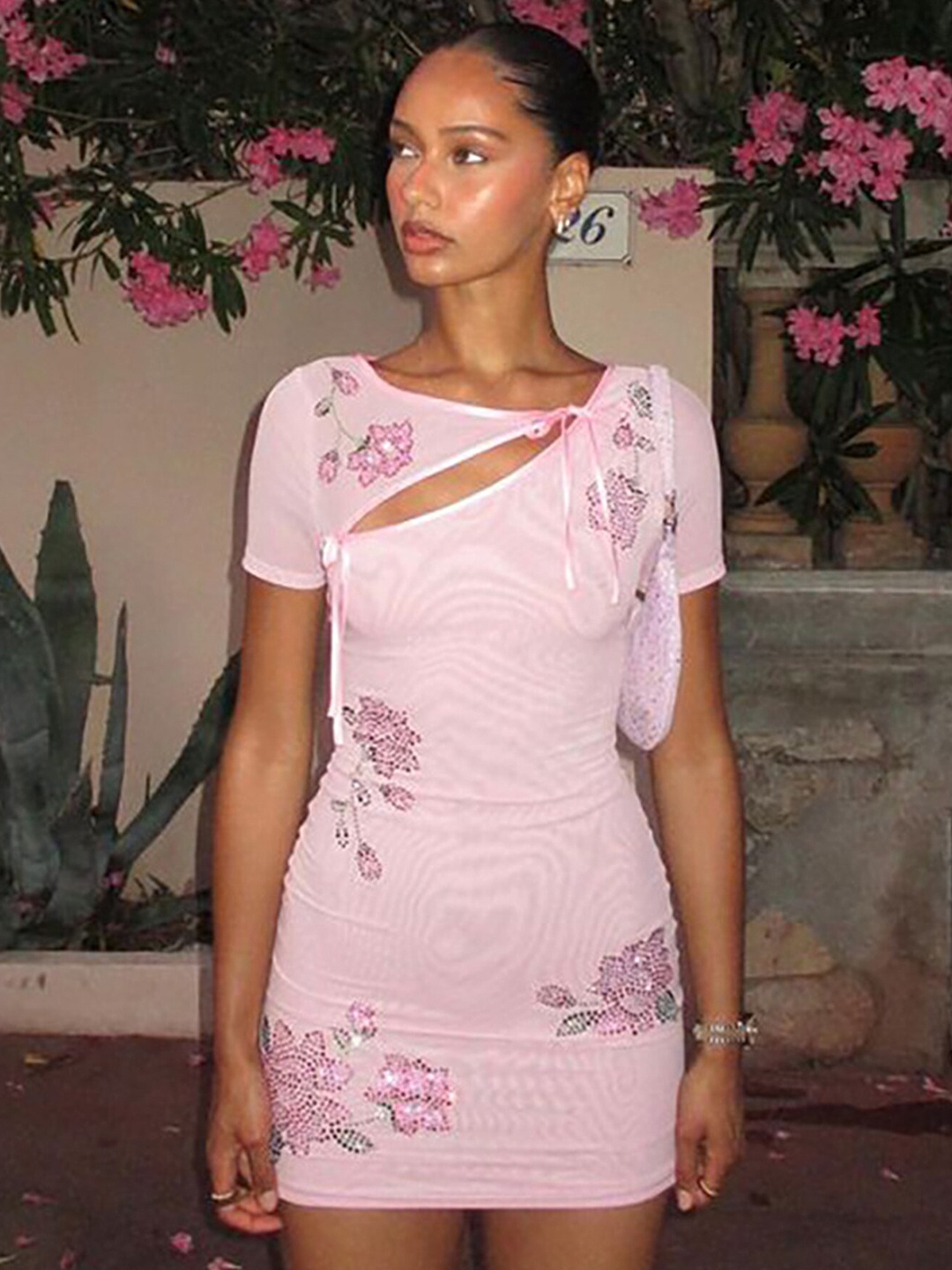 LULU & SKY Floral Printed Asymmetric Neck Tie Up Cut Out & Embellished Bodycon Dress, Pink
LULU & SKY Floral Printed Asymmetric Neck Tie Up Cut Out & Embellished Bodycon Dress, Pink