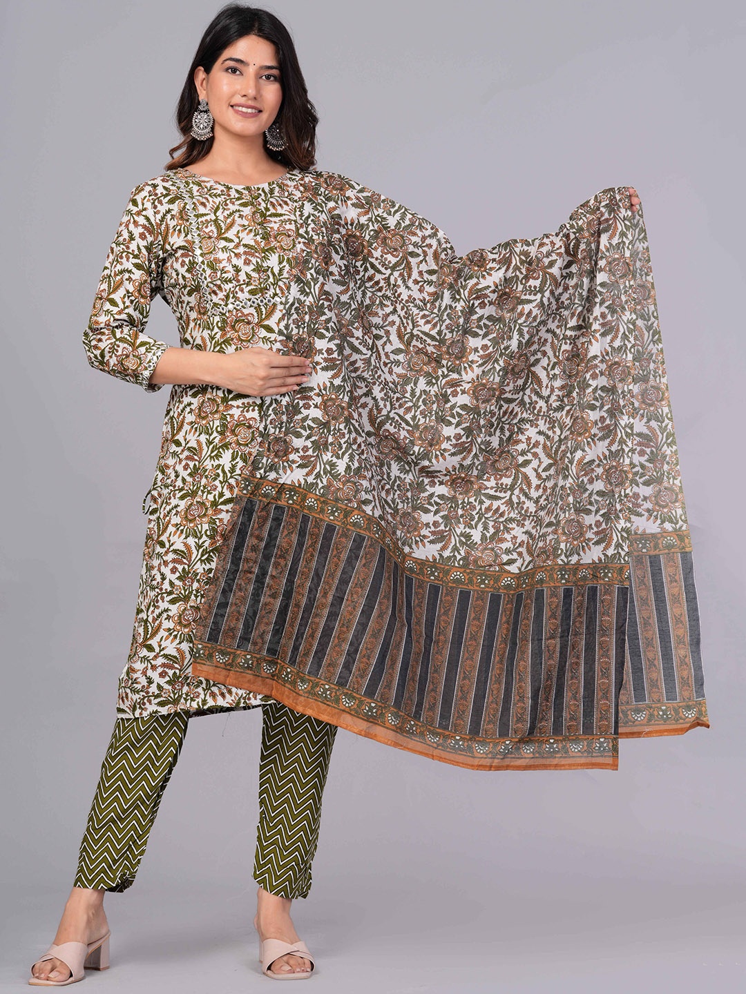 Sanganeri Kurti Floral Printed Regular Pure Cotton Kurta With Trousers & Dupatta, Green
Sanganeri Kurti Floral Printed Regular Pure Cotton Kurta With Trousers & Dupatta, Green