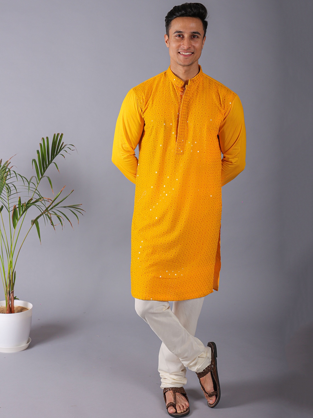 VESHAM Floral Embroidered Sequinned Mandarin Collar Kurta With Churidar, Yellow
VESHAM Floral Embroidered Sequinned Mandarin Collar Kurta With Churidar, Yellow