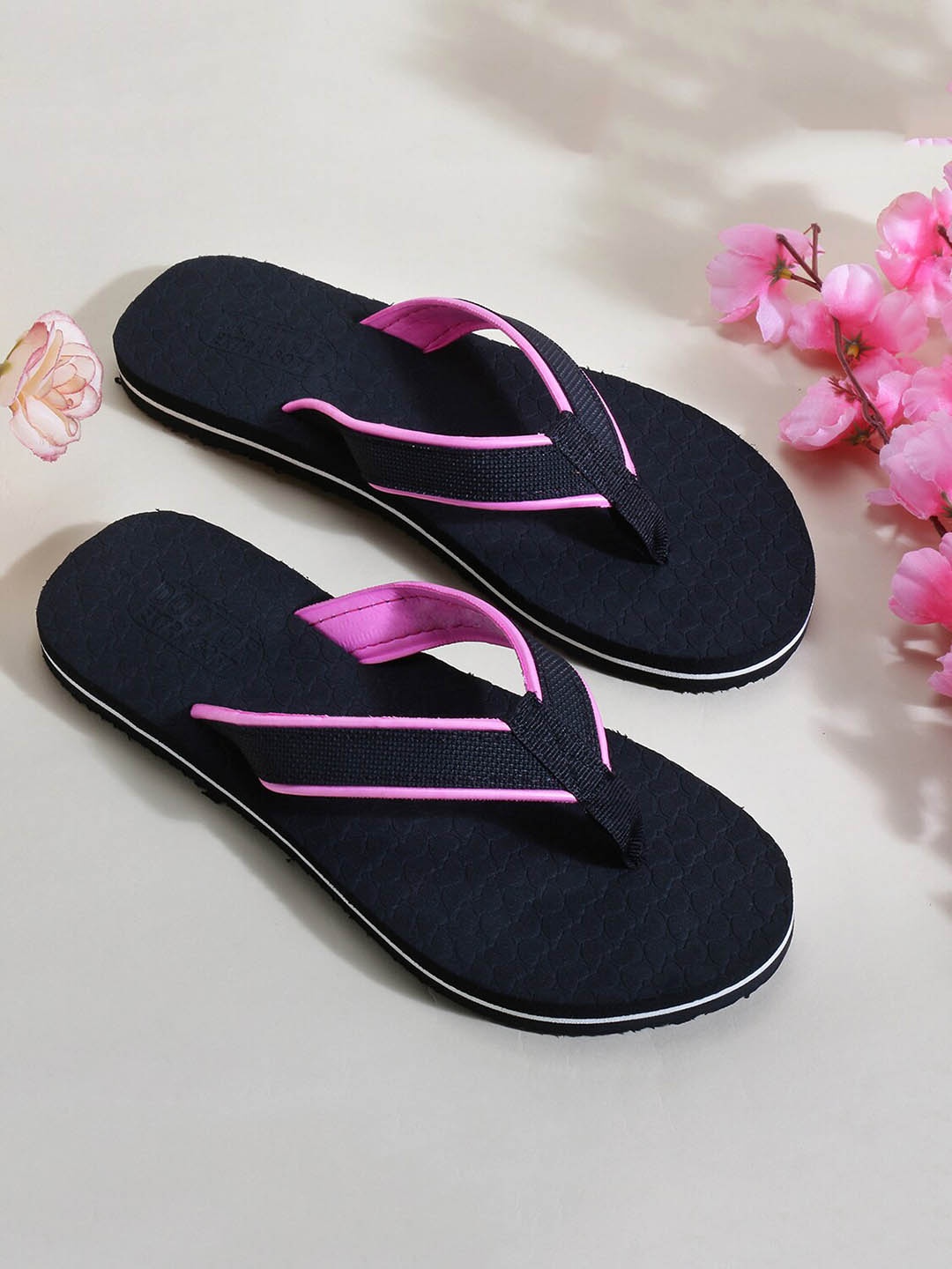 DOCTOR EXTRA SOFT Women Textured Bounce Back Technology Non-Slip Thong Flip-Flops, Black
DOCTOR EXTRA SOFT Women Textured Bounce Back Technology Non-Slip Thong Flip-Flops, Black