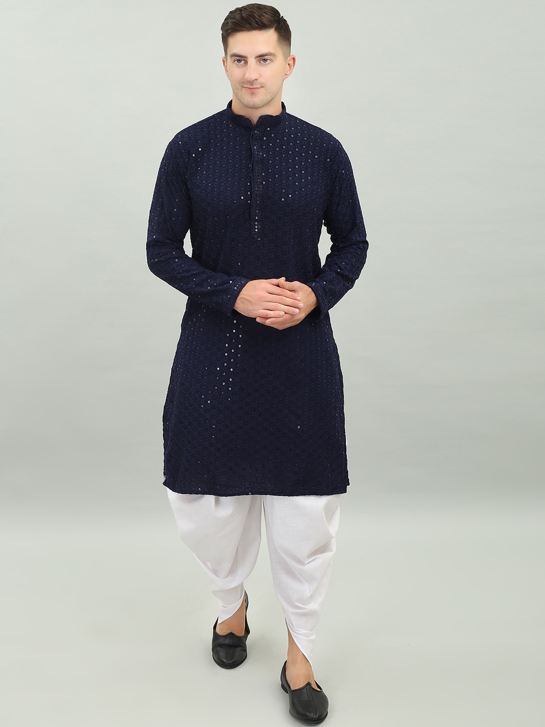 Benstoke Floral Embroidered Mandarin Collar Chikankari Regular Kurta With Dhoti Pants, Navy blue
Benstoke Floral Embroidered Mandarin Collar Chikankari Regular Kurta With Dhoti Pants, Navy blue