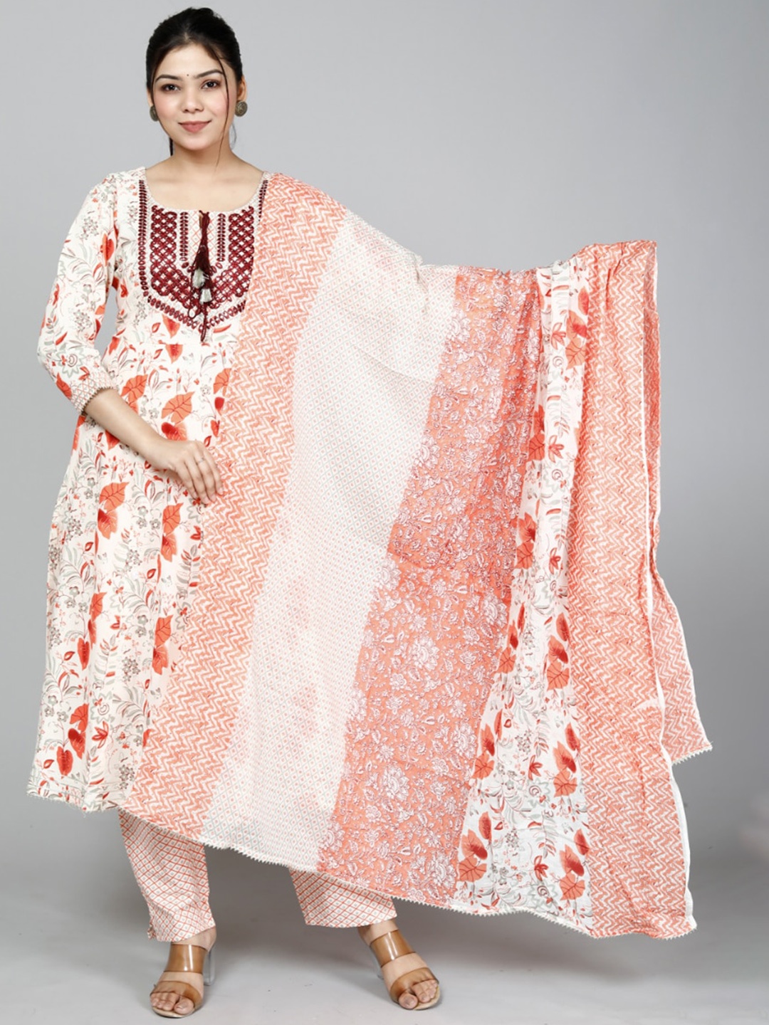 HIGHLIGHT FASHION EXPORT Floral Printed Pure Cotton Straight Kurta & Trousers With Dupatta, White
HIGHLIGHT FASHION EXPORT Floral Printed Pure Cotton Straight Kurta & Trousers With Dupatta, White