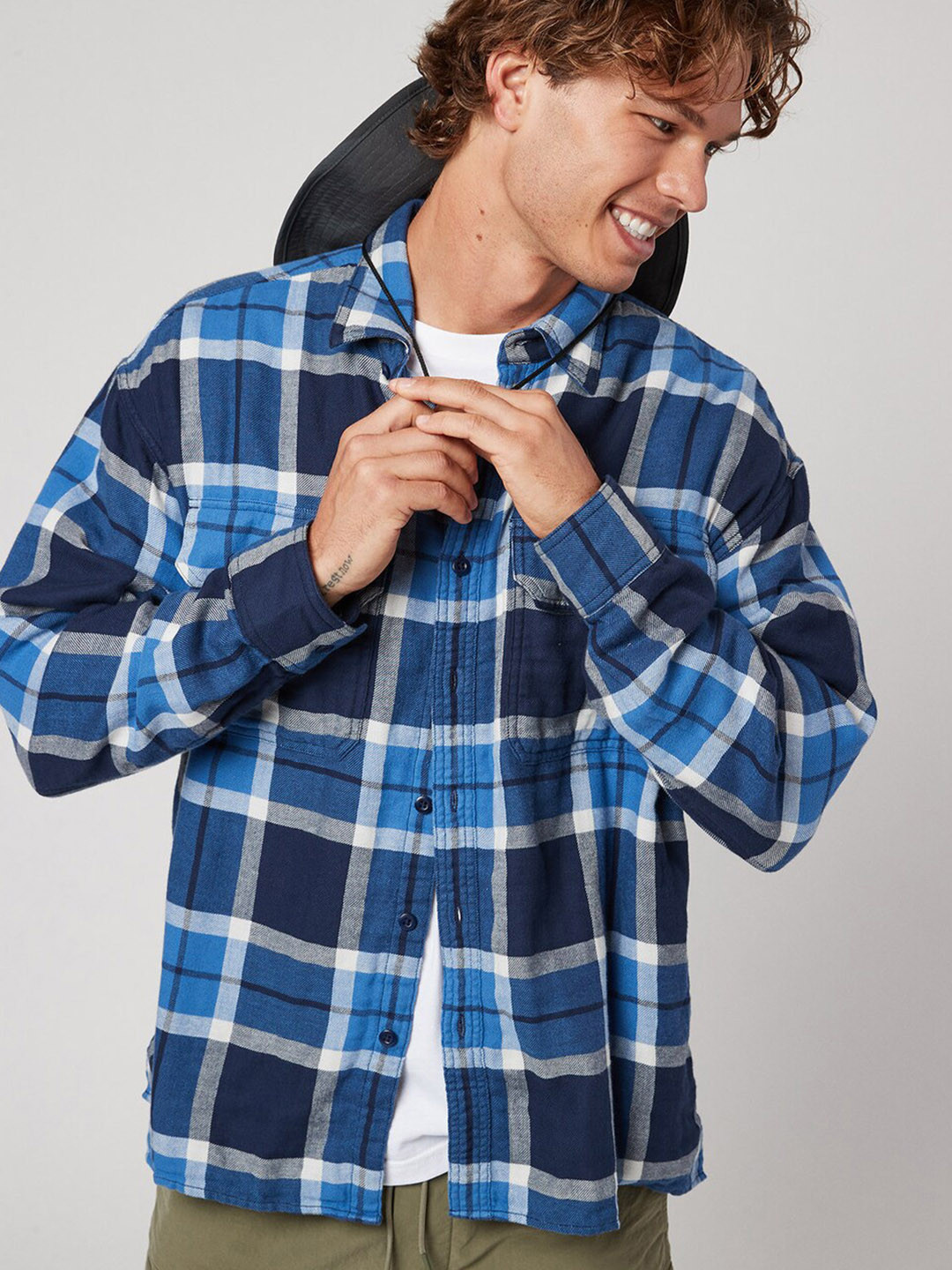 AMERICAN EAGLE OUTFITTERS Tartan Checks Spread Collar Long Sleeve Cotton Casual Shirt, Blue
AMERICAN EAGLE OUTFITTERS Tartan Checks Spread Collar Long Sleeve Cotton Casual Shirt, Blue