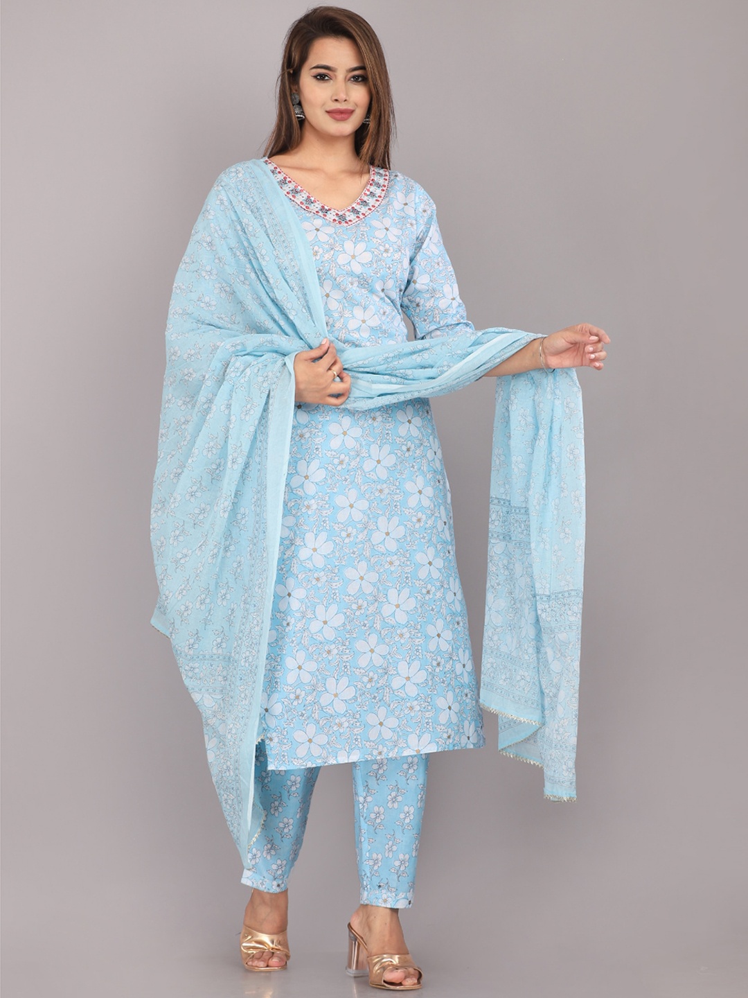 JC4U Floral Printed Regular Thread Work Pure Cotton Kurta With Trousers & Dupatta, Blue
JC4U Floral Printed Regular Thread Work Pure Cotton Kurta With Trousers & Dupatta, Blue