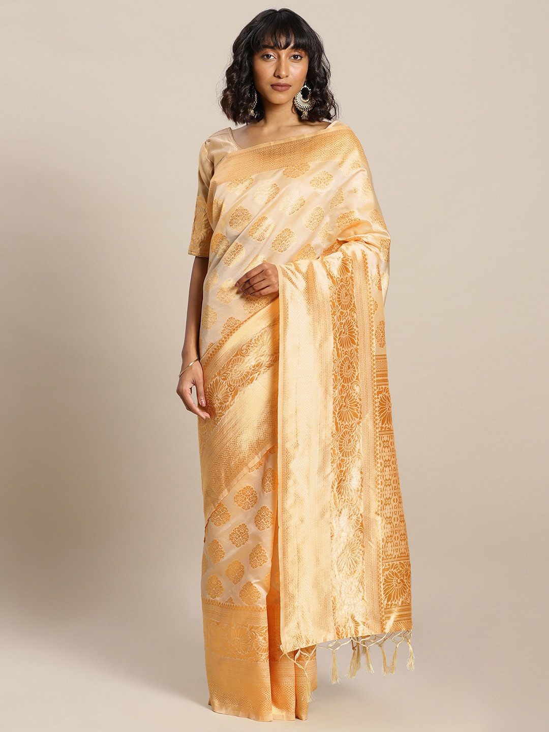 Sangria Cream-Coloured & Gold-Toned Ethnic Motifs Woven Design Zari Kanjeevaram Saree
Sangria Cream-Coloured & Gold-Toned Ethnic Motifs Woven Design Zari Kanjeevaram Saree