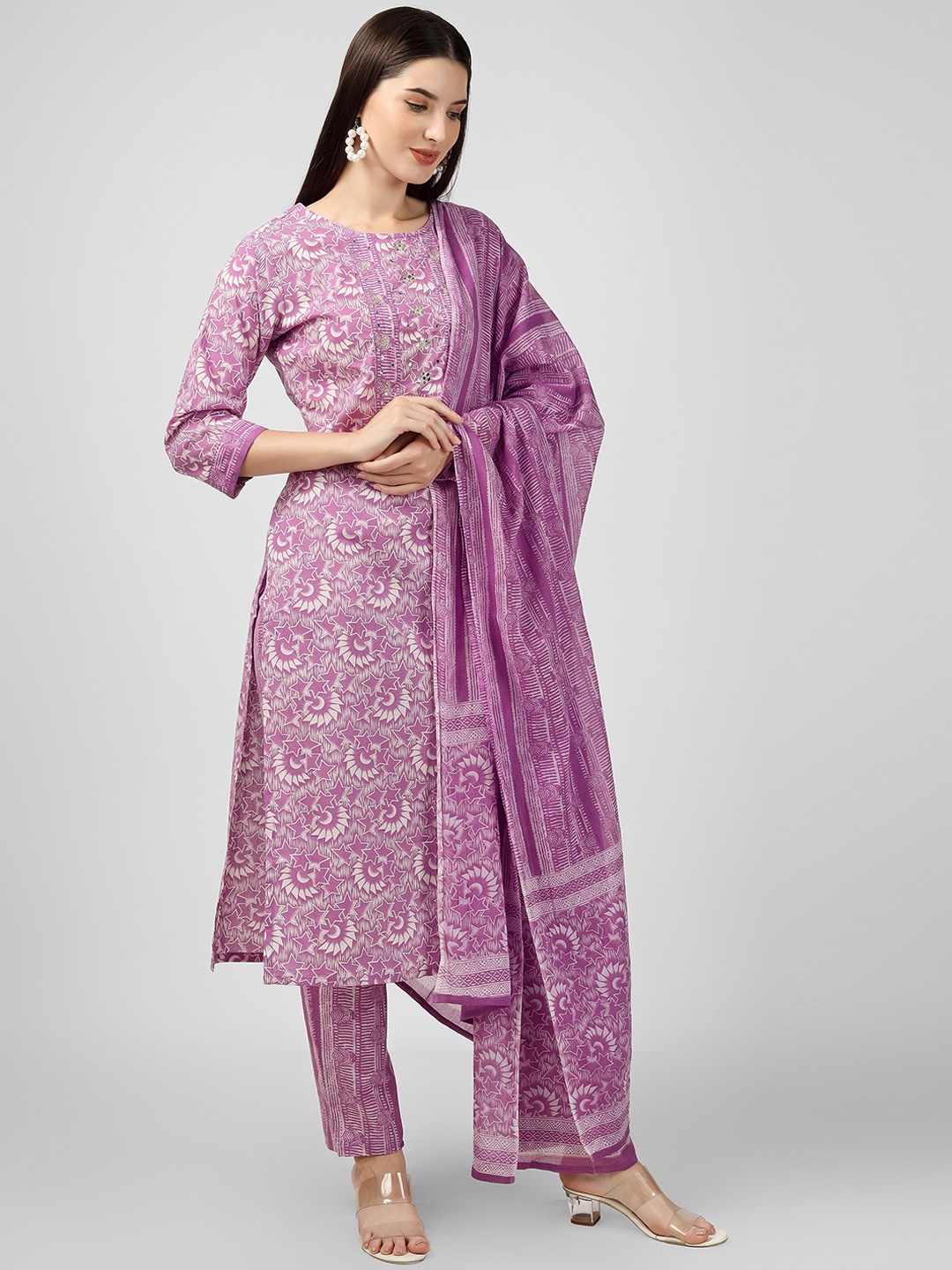 misbis Floral Printed Regular Thread Work Pure Cotton Kurta with Trousers & With Dupatta, Purple
misbis Floral Printed Regular Thread Work Pure Cotton Kurta with Trousers & With Dupatta, Purple