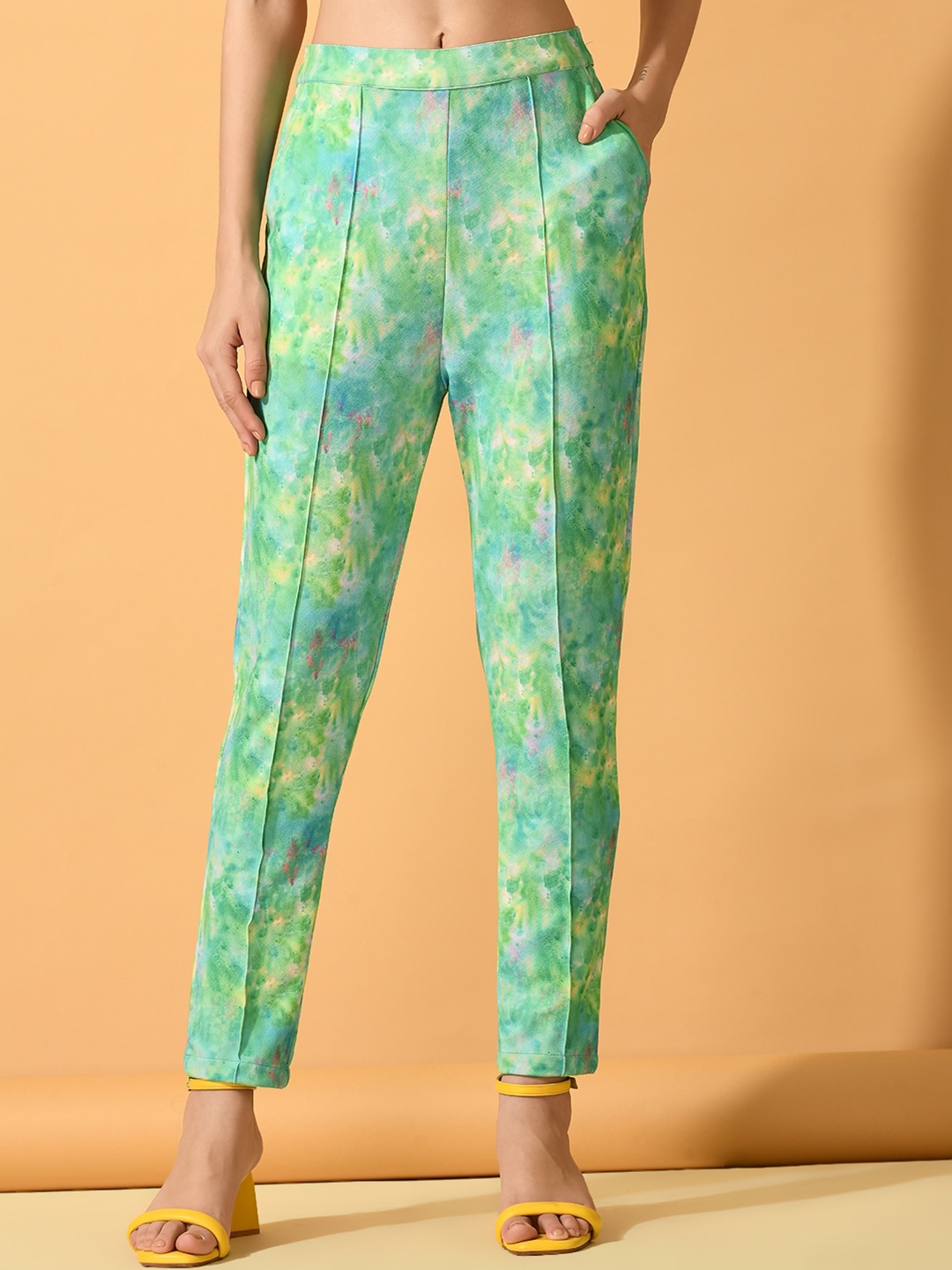 DressBerry Women Green Abstract Printed Comfort Slim Fit Wrinkle Free Cigarette Trouser
DressBerry Women Green Abstract Printed Comfort Slim Fit Wrinkle Free Cigarette Trouser