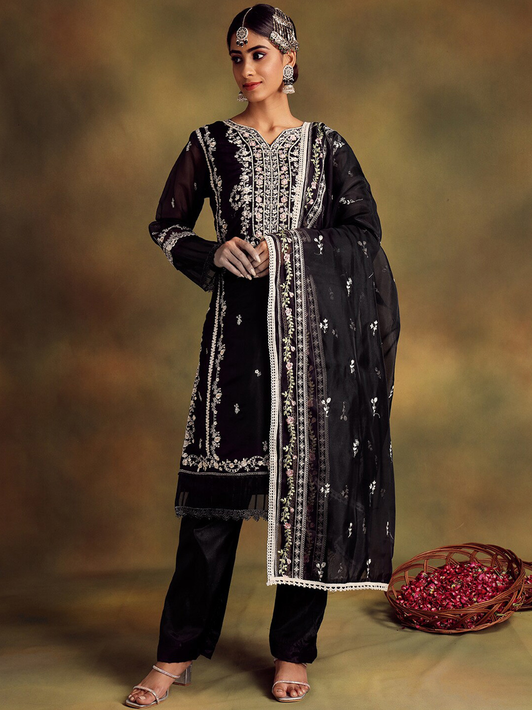 Readiprint Fashions Ethnic Motifs Embroidered Beads and Stones Unstitched Dress Material, Black
Readiprint Fashions Ethnic Motifs Embroidered Beads and Stones Unstitched Dress Material, Black