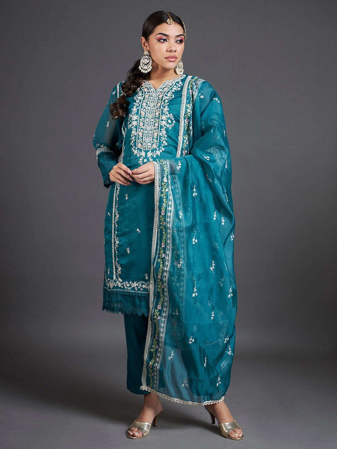 Readiprint Fashions Floral Embroidered Beads and Stones Organza Unstitched Dress Material, Teal
Readiprint Fashions Floral Embroidered Beads and Stones Organza Unstitched Dress Material, Teal