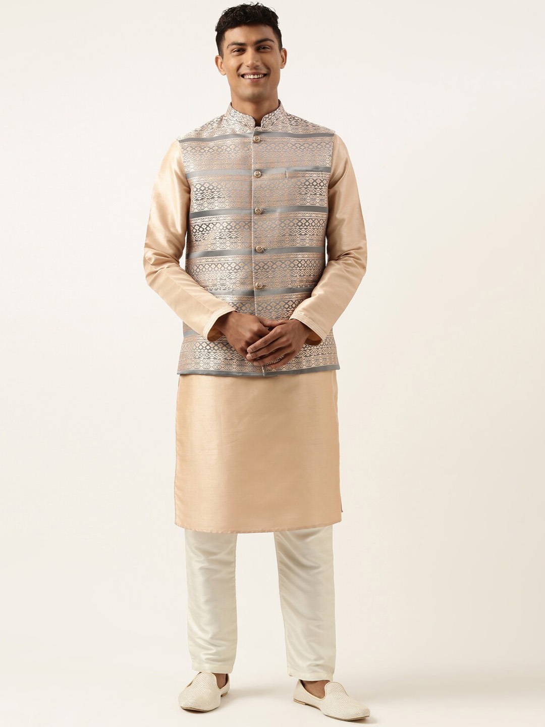 TheEthnic.Co Mandarin Collar Kurta with Trousers & Nehru Jacket, Grey
TheEthnic.Co Mandarin Collar Kurta with Trousers & Nehru Jacket, Grey