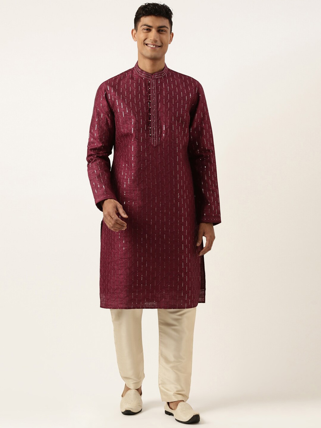 TheEthnic.Co Ethnic Motifs Embroidered Mandarin Collar Sequinned Kurta with Trousers, Purple
TheEthnic.Co Ethnic Motifs Embroidered Mandarin Collar Sequinned Kurta with Trousers, Purple