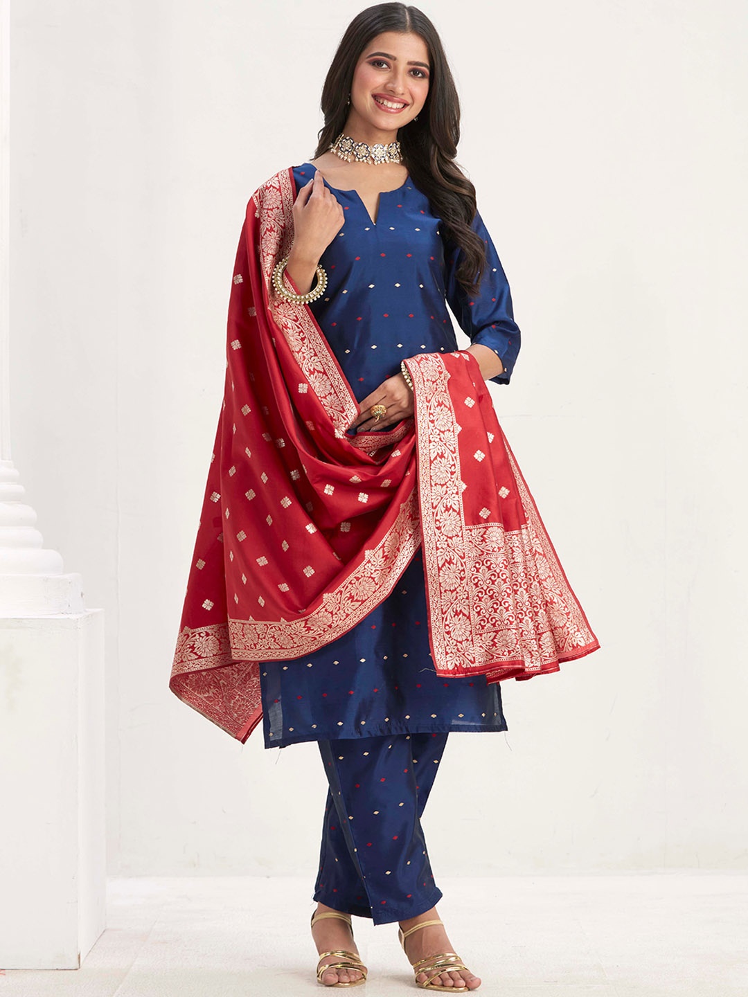Ishin Ethnic Motifs Woven Design Regular Kurta with Trousers & With Dupatta, Navy blue
Ishin Ethnic Motifs Woven Design Regular Kurta with Trousers & With Dupatta, Navy blue