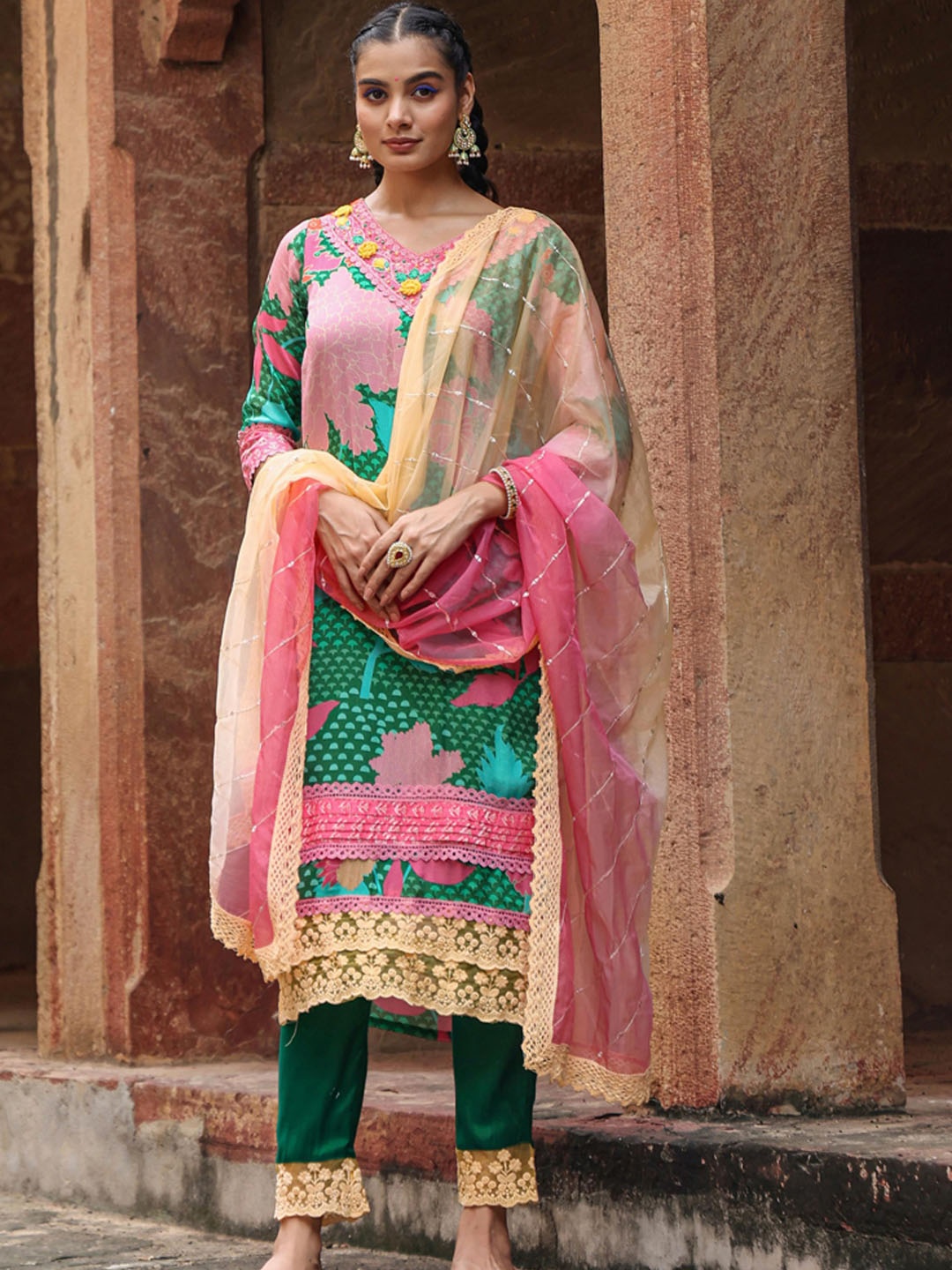 SCAKHI Floral Digital Printed Thread Work Chinon Silk Kurta with Trousers & Dupatta, Pink
SCAKHI Floral Digital Printed Thread Work Chinon Silk Kurta with Trousers & Dupatta, Pink