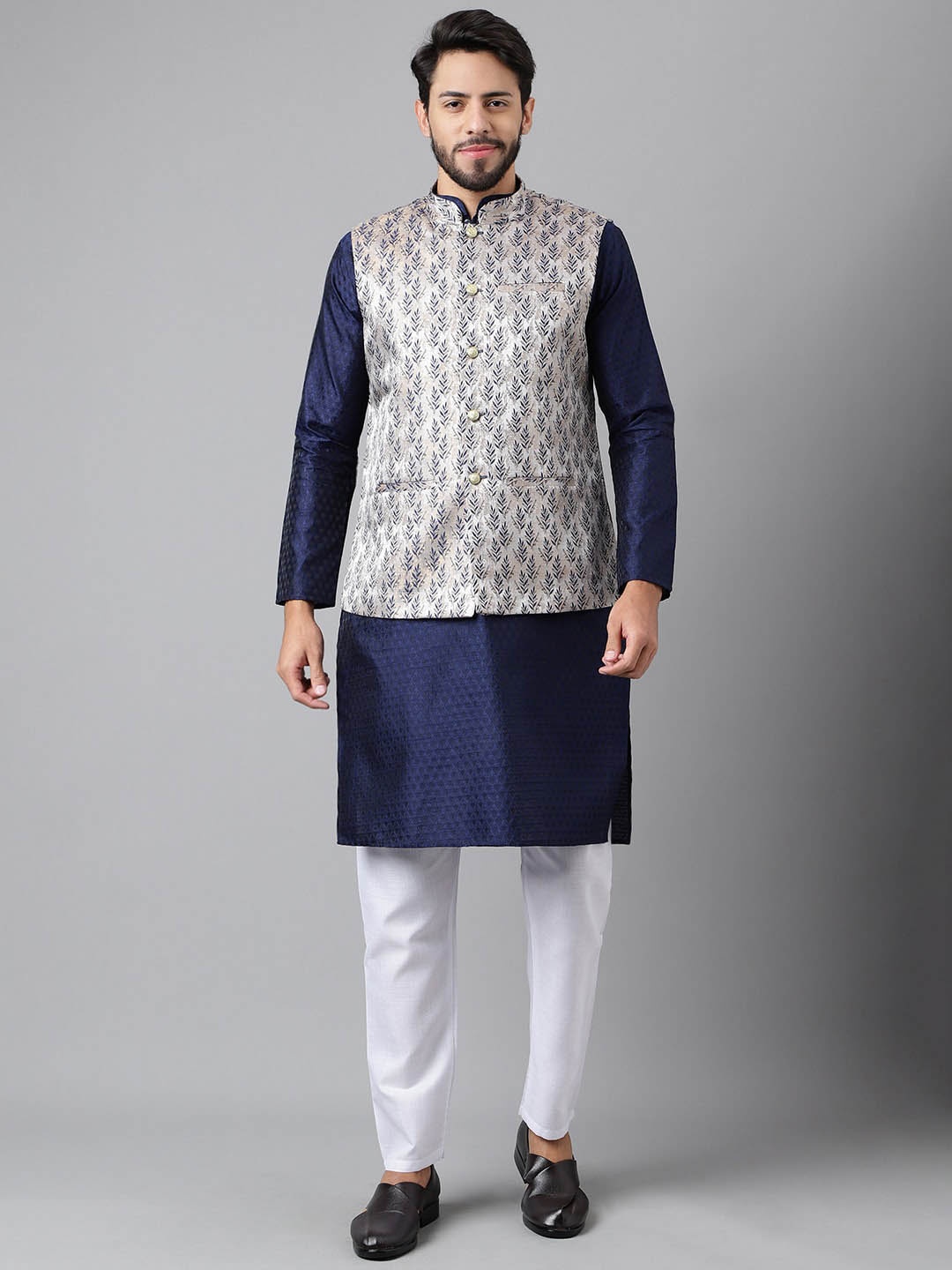 SHADOW & SAINING Ethnic Motifs Woven Design Straight Kurta with Pyjamas & & Nehru Jacket, Blue
SHADOW & SAINING Ethnic Motifs Woven Design Straight Kurta with Pyjamas & & Nehru Jacket, Blue