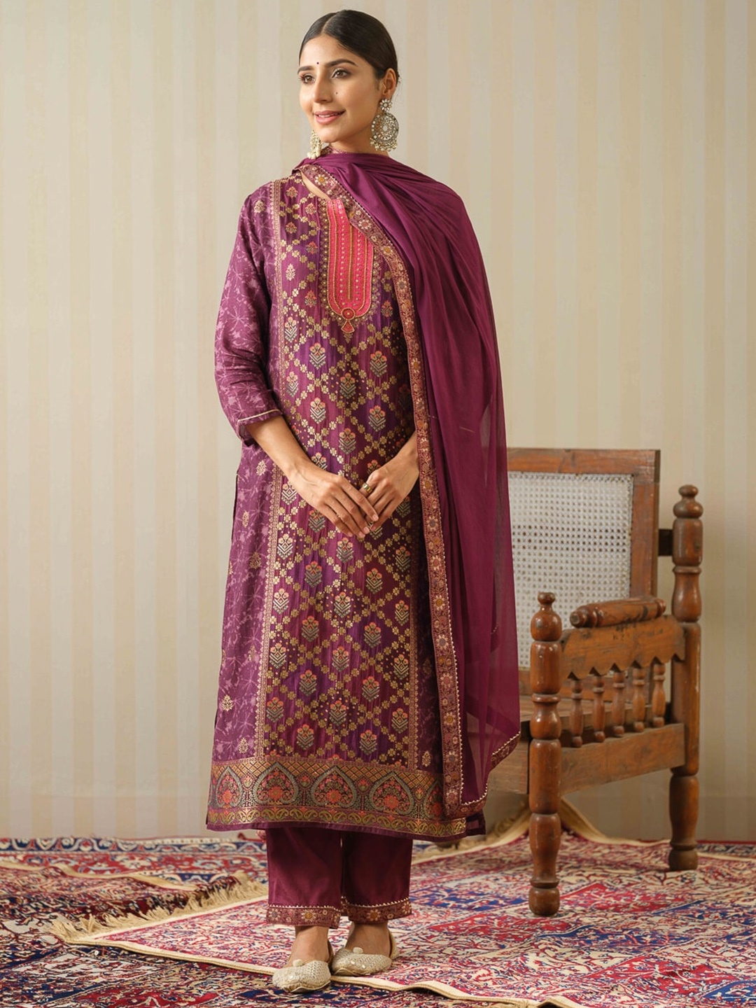 House of Pataudi Ethnic Motifs Woven Design Straight Kurta With Trouser & Dupatta, Purple
House of Pataudi Ethnic Motifs Woven Design Straight Kurta With Trouser & Dupatta, Purple