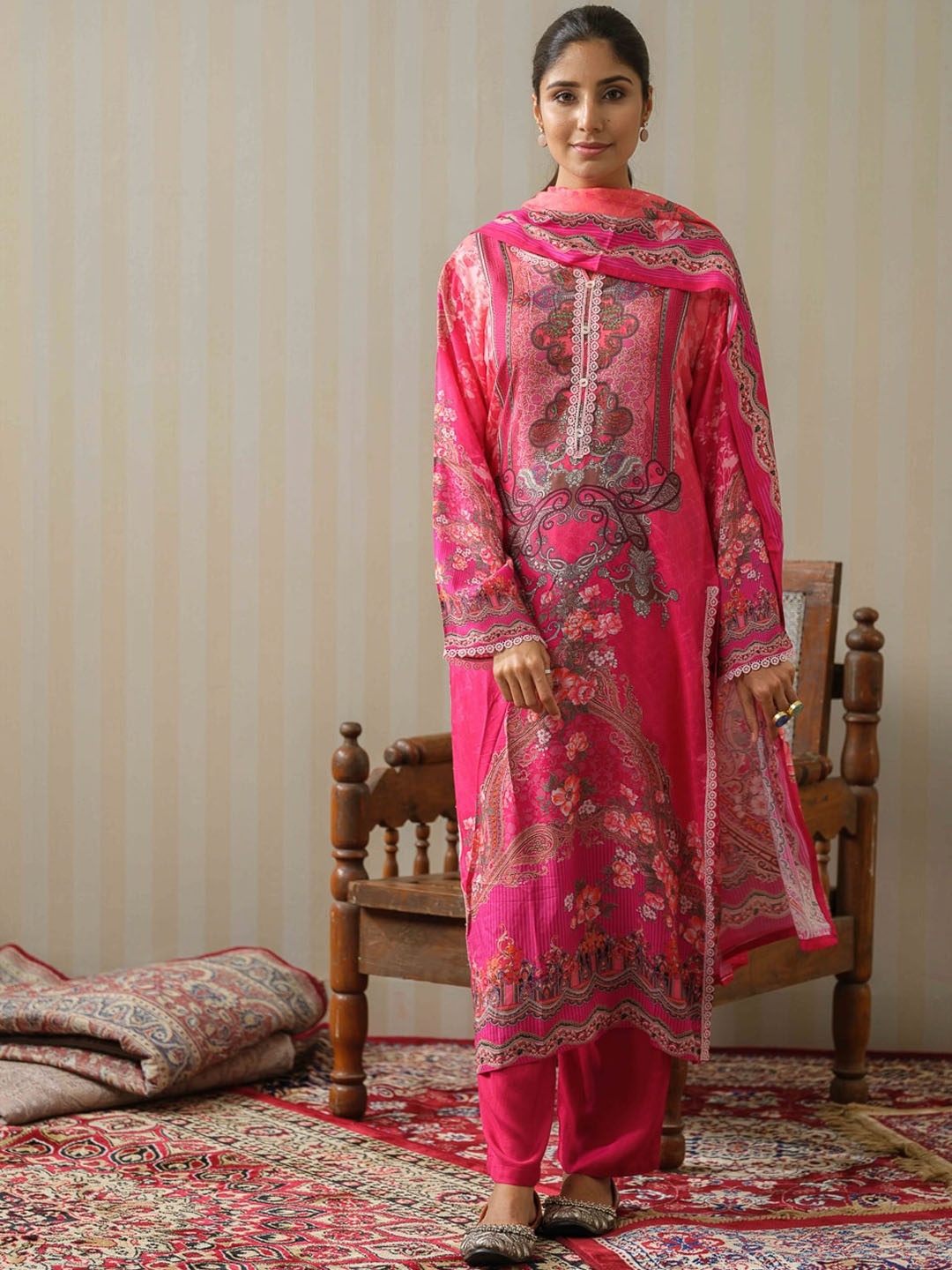 House of Pataudi Ethnic Motifs Printed Pure Silk Straight Kurta With Trouser & Dupatta, Pink
House of Pataudi Ethnic Motifs Printed Pure Silk Straight Kurta With Trouser & Dupatta, Pink