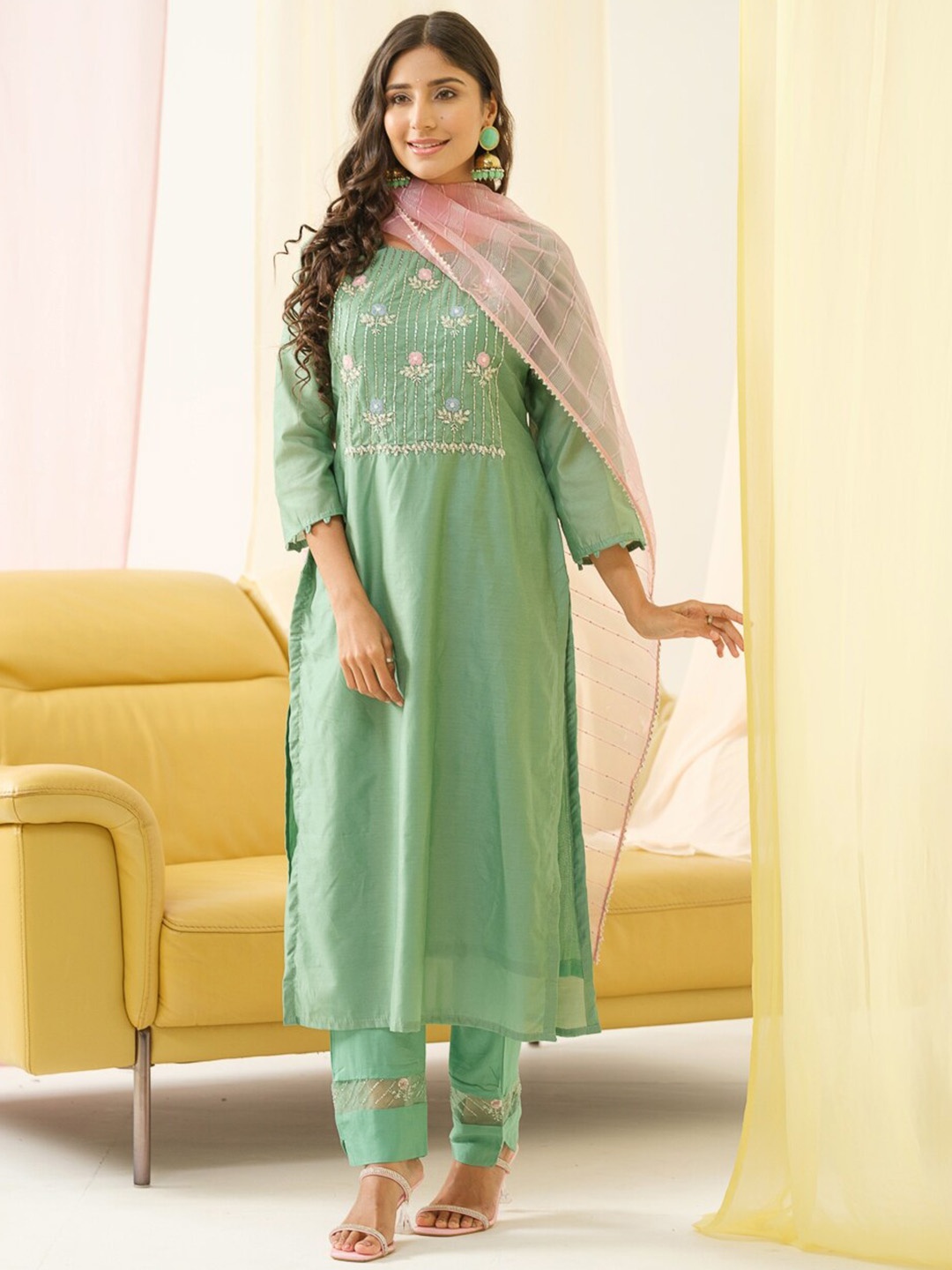 House of Pataudi Floral Yoke Design Thread Work Straight Kurta With Trousers & Dupatta, Sea green
House of Pataudi Floral Yoke Design Thread Work Straight Kurta With Trousers & Dupatta, Sea green