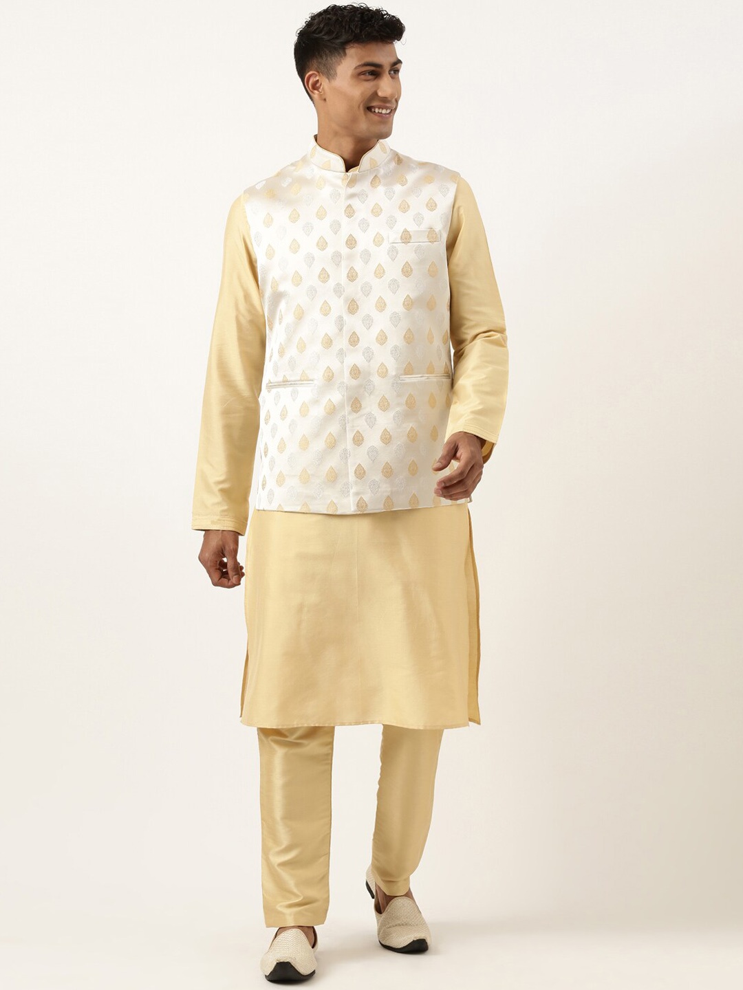 TheEthnic.Co Mandarin Collar Long Sleeves Straight Kurta With Pyjamas & Nehru Jacket, Beige
TheEthnic.Co Mandarin Collar Long Sleeves Straight Kurta With Pyjamas & Nehru Jacket, Beige