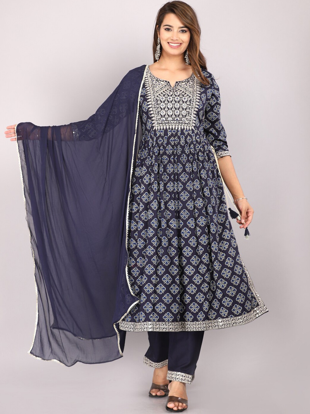 JC4U Ethnic Motifs Printed Gotta Patti Straight Kurta With Trousers & Dupatta, Navy blue
JC4U Ethnic Motifs Printed Gotta Patti Straight Kurta With Trousers & Dupatta, Navy blue
