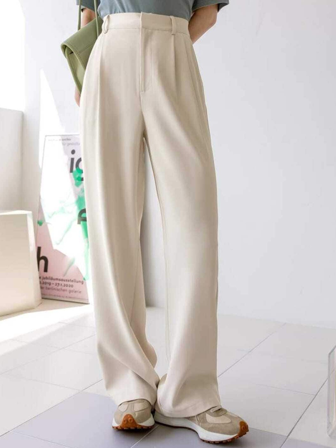 BROADSTAR Women Smart Loose Fit High-Rise Easy Wash Cotton Parallel Trousers, Off white
BROADSTAR Women Smart Loose Fit High-Rise Easy Wash Cotton Parallel Trousers, Off white