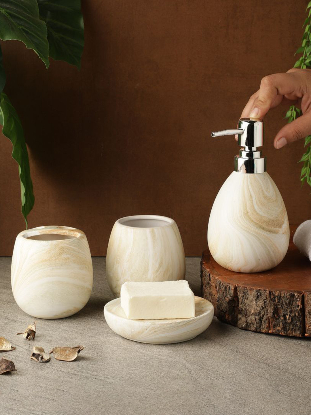 The Decor Mart Beige Abstract Printed Ceramic Soap Dispenser
The Decor Mart Beige Abstract Printed Ceramic Soap Dispenser