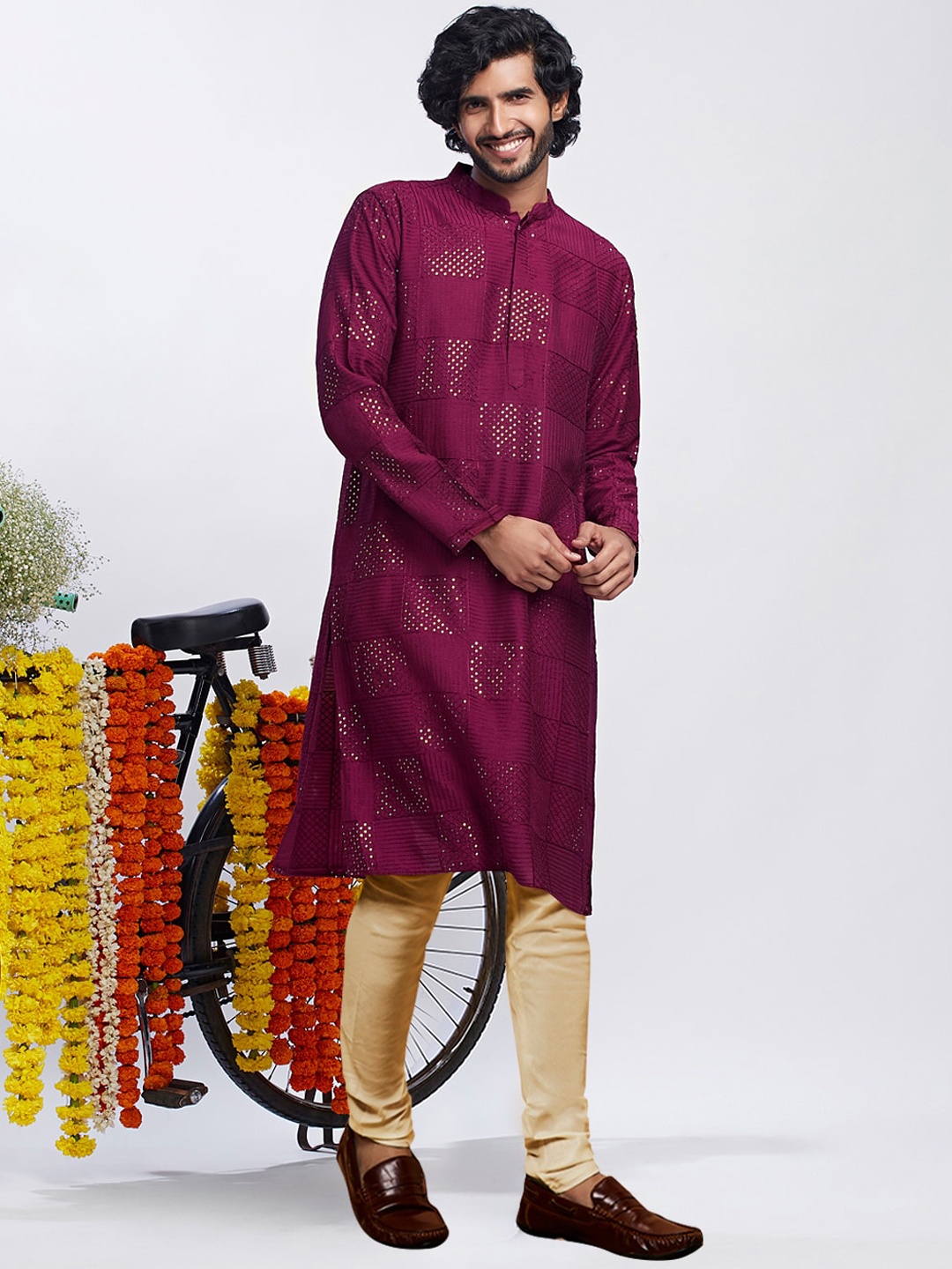 KISAH Geometric Embroidered Regular Sequinned Pure Cotton Kurta With Churidar, Burgundy
KISAH Geometric Embroidered Regular Sequinned Pure Cotton Kurta With Churidar, Burgundy