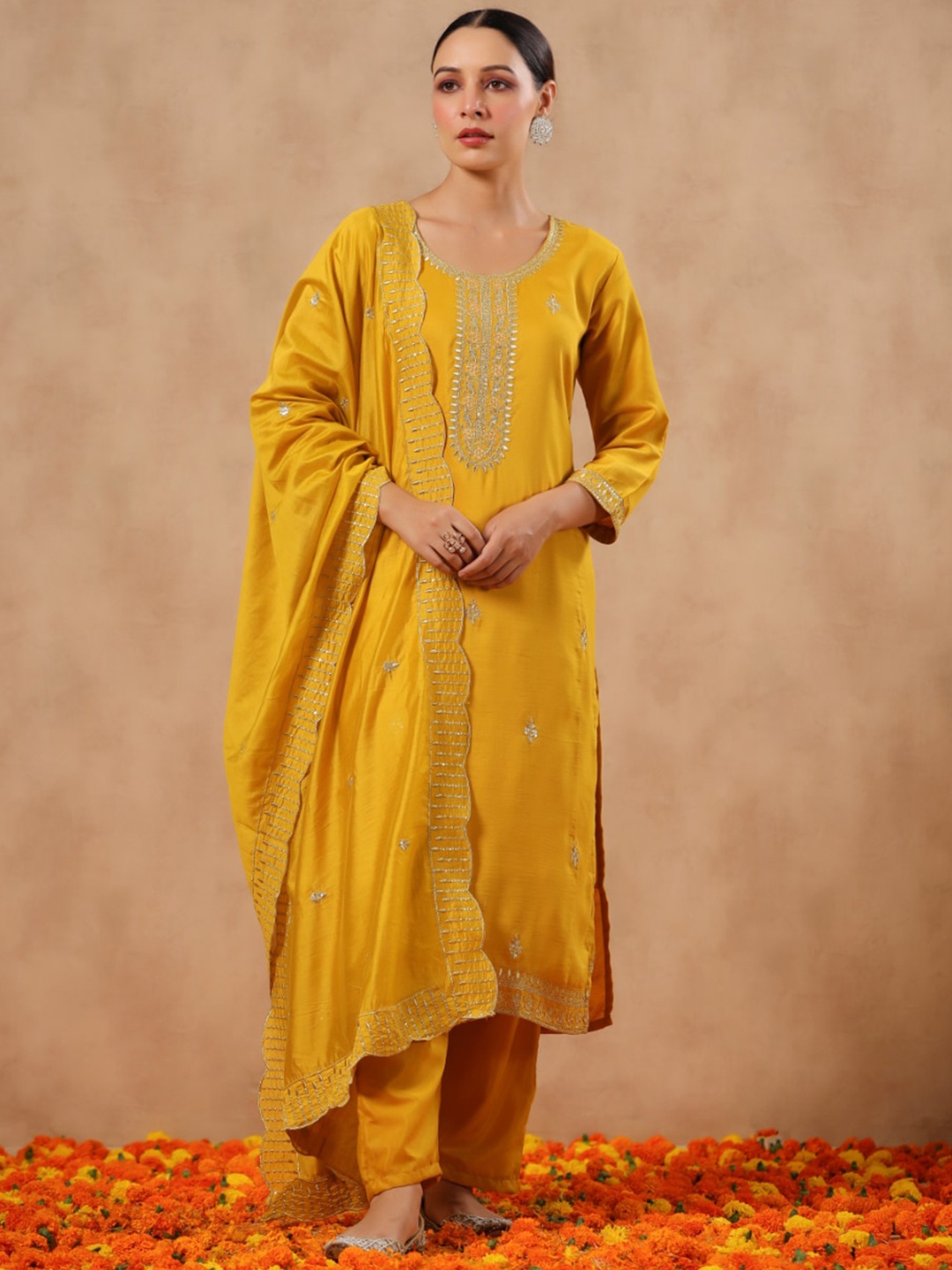 Ishin Ethnic Motifs Embroidered Regular Thread Work Kurta With Trousers & Dupatta, Mustard
Ishin Ethnic Motifs Embroidered Regular Thread Work Kurta With Trousers & Dupatta, Mustard