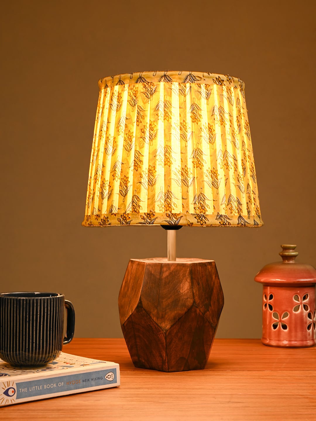 green girgit Brown & Yellow Floral Printed Pleated Frustum Shape Wooden Base Table Lamp
green girgit Brown & Yellow Floral Printed Pleated Frustum Shape Wooden Base Table Lamp