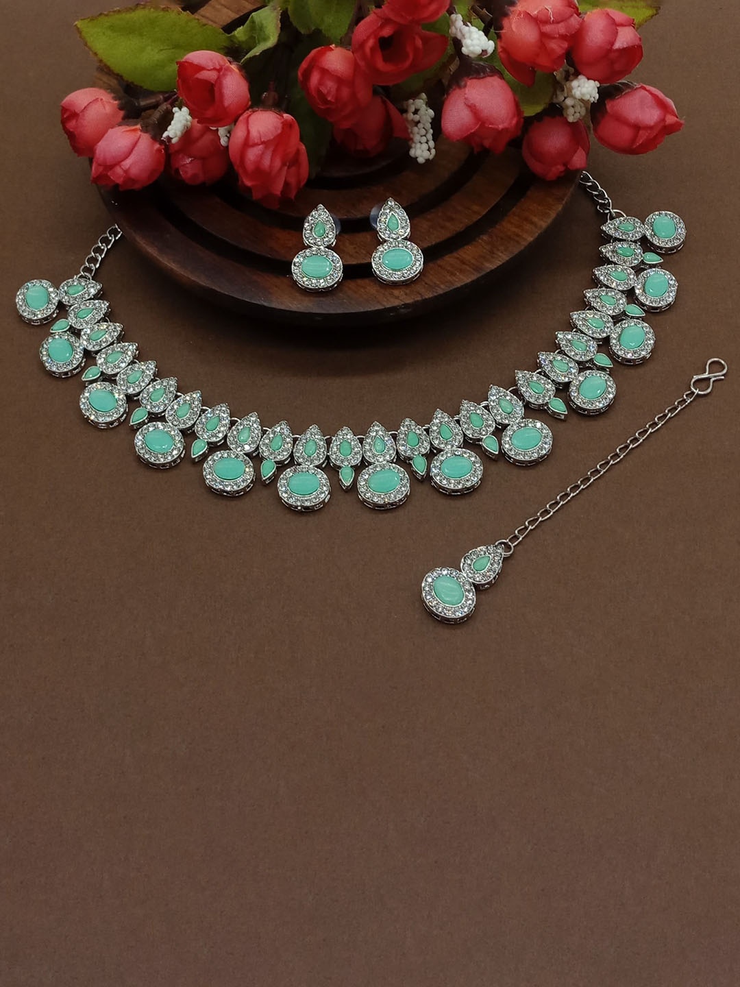 AASHISH IMITATION Rhodium-Plated Stones Studded Necklace & Earrings With Maang Tika, Silver
AASHISH IMITATION Rhodium-Plated Stones Studded Necklace & Earrings With Maang Tika, Silver