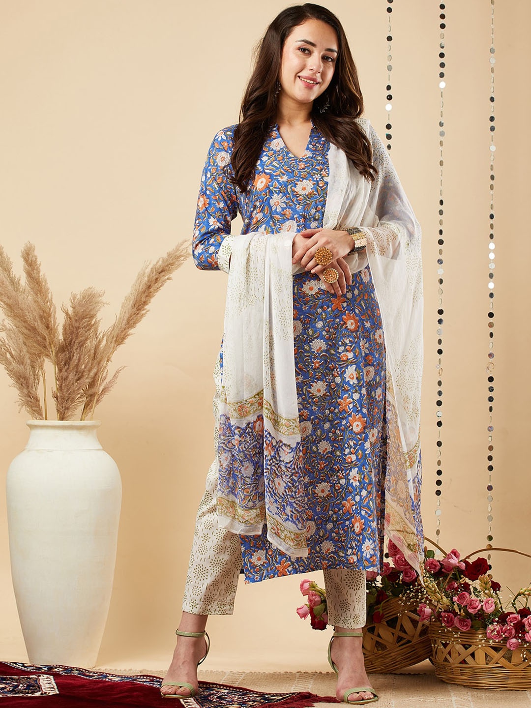 KALINI Ethnic Motifs Printed Mandarin Collar Regular Kurta with Trousers & Dupatta, Blue
KALINI Ethnic Motifs Printed Mandarin Collar Regular Kurta with Trousers & Dupatta, Blue