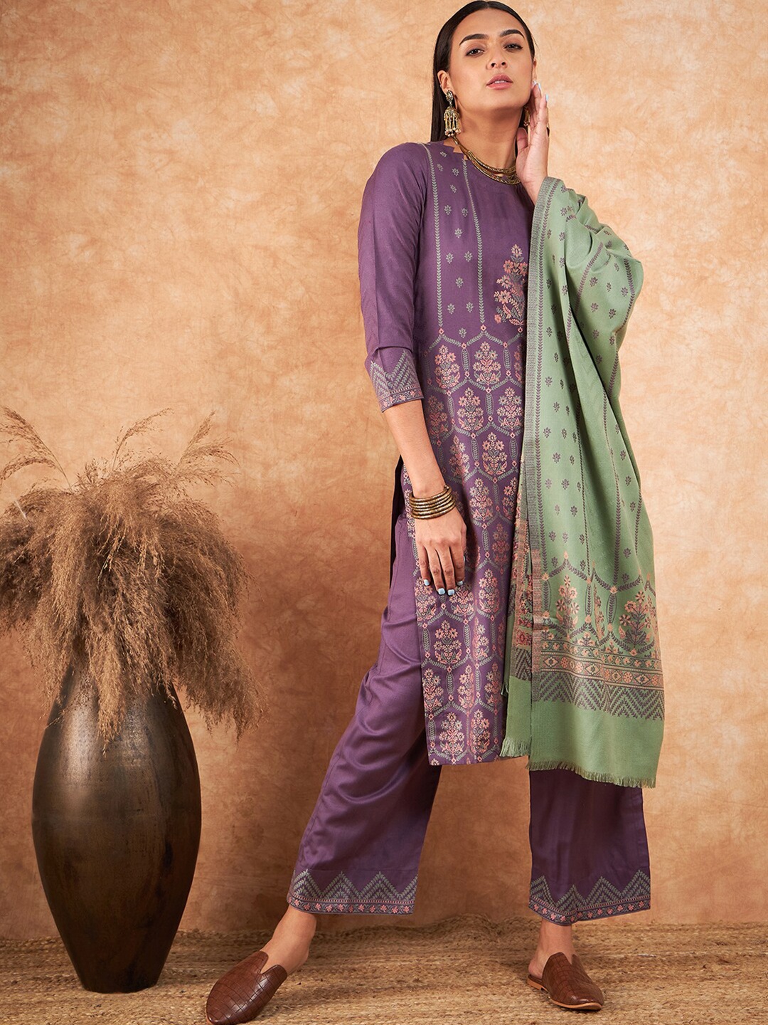 HK colours of fashion Floral Woven design Pashmina Unstitched Dress Material, Purple
HK colours of fashion Floral Woven design Pashmina Unstitched Dress Material, Purple