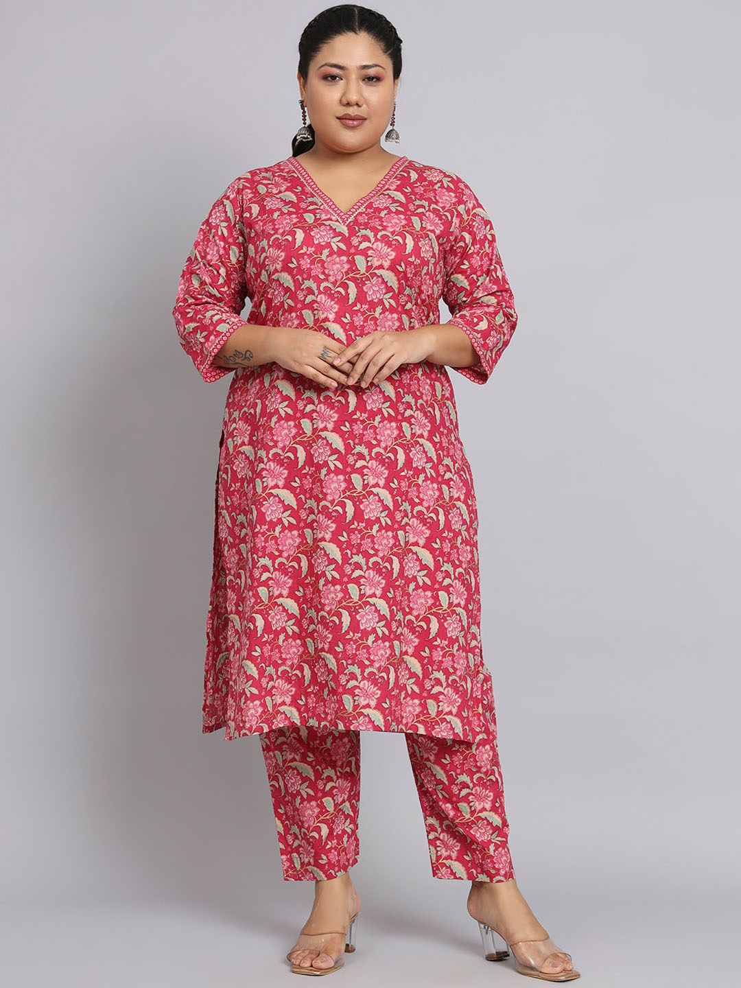 KALINI Plus Size Floral Printed Regular Gotta Patti Pure Cotton Kurta with Trousers, Magenta
KALINI Plus Size Floral Printed Regular Gotta Patti Pure Cotton Kurta with Trousers, Magenta