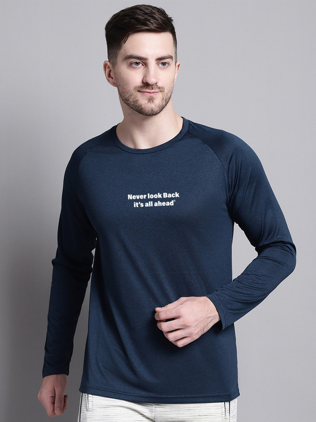 Friskers Typography Printed Round Neck Raglan Sleeves Slim Fit Regular T-shirt, Navy blue
Friskers Typography Printed Round Neck Raglan Sleeves Slim Fit Regular T-shirt, Navy blue