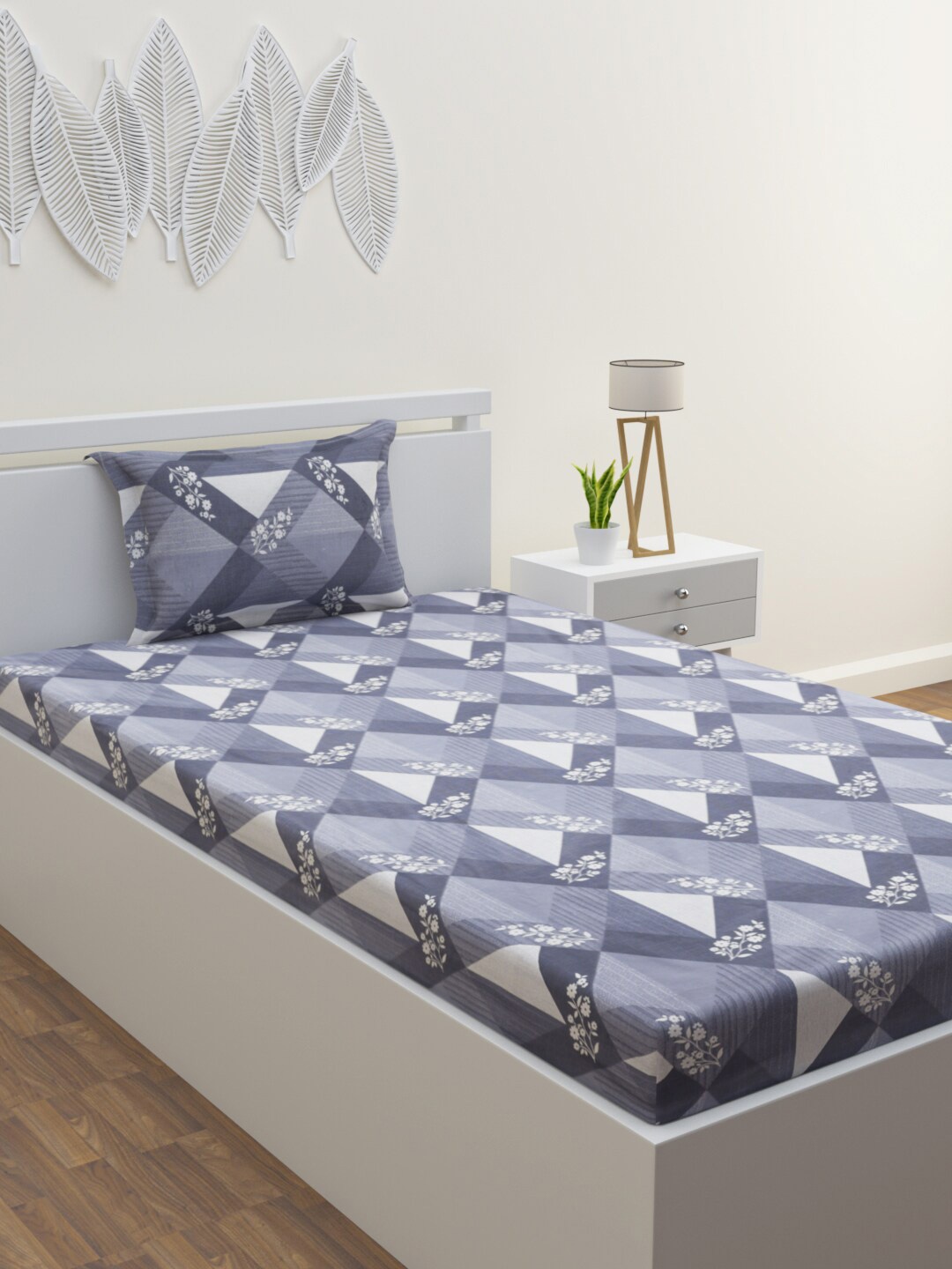HERE&NOW Era Grey & White Geometric Pure Cotton 120 TC Single Bedsheet & 1 Pillow Cover
HERE&NOW Era Grey & White Geometric Pure Cotton 120 TC Single Bedsheet & 1 Pillow Cover