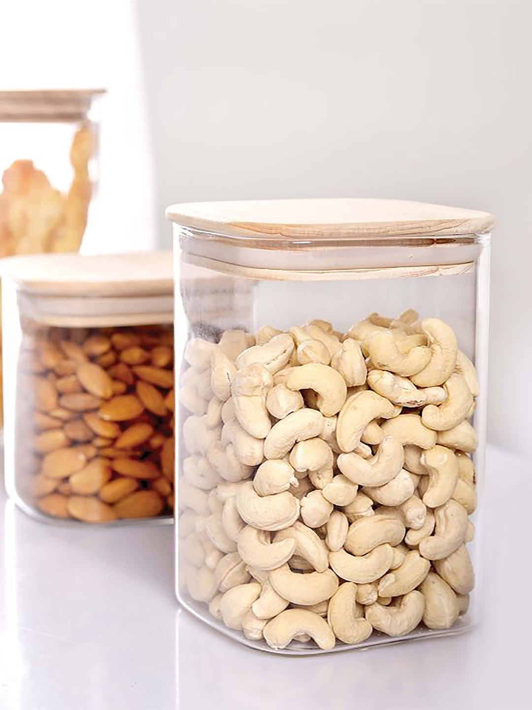 Cello 2 Pcs Air-Tight Borosilicate Glass With Wood Lid Storage Jar 600 ML, Transparent
Cello 2 Pcs Air-Tight Borosilicate Glass With Wood Lid Storage Jar 600 ML, Transparent