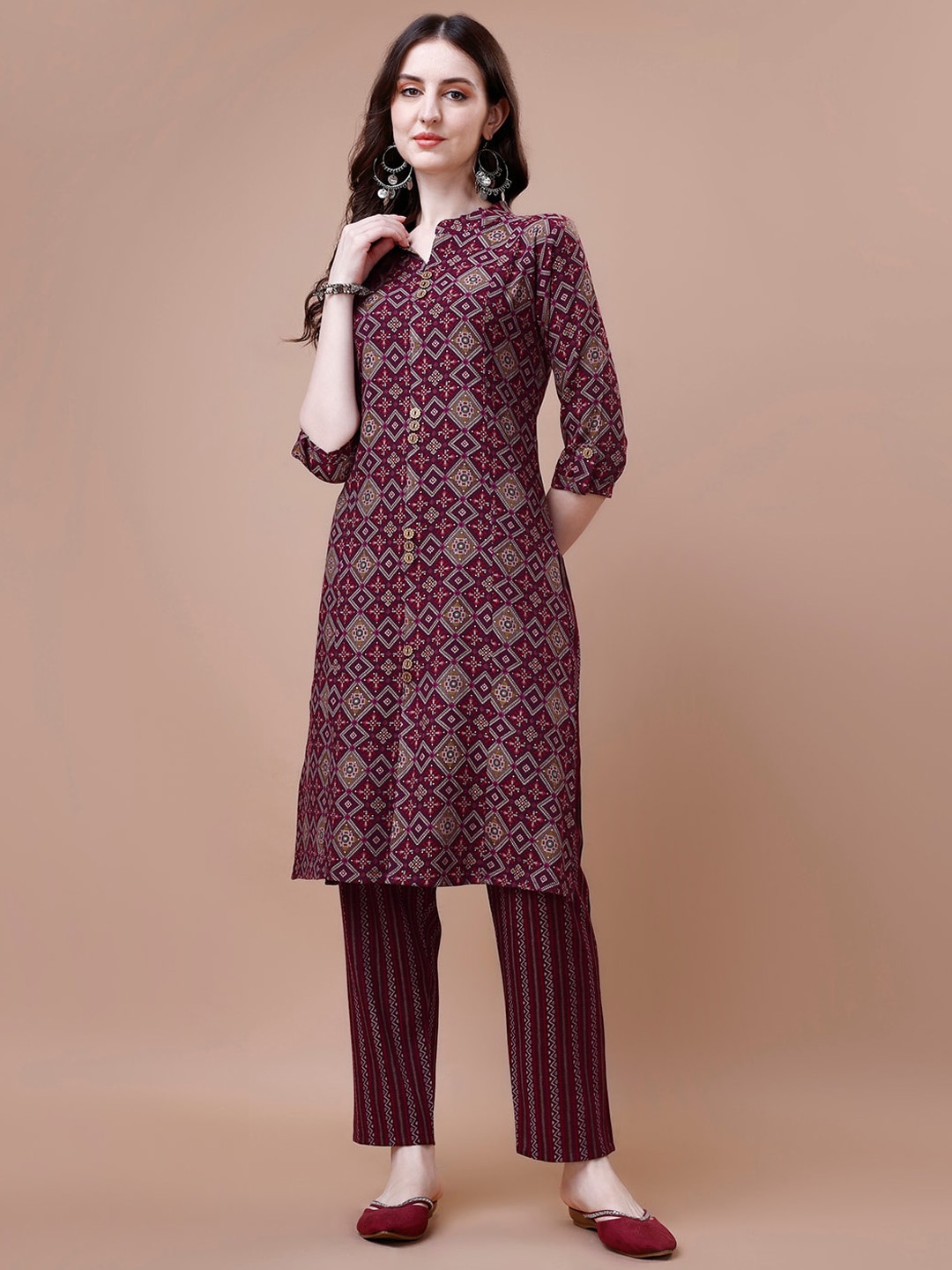 Pratham Blue Ethnic Motifs Printed Mandarin Collar Chanderi Silk Kurta With Trousers, Maroon
Pratham Blue Ethnic Motifs Printed Mandarin Collar Chanderi Silk Kurta With Trousers, Maroon