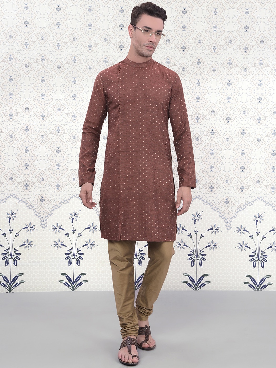 Ode by House of Pataudi Woven Design Band Collar Regular Kurta with Churidar, Copper
Ode by House of Pataudi Woven Design Band Collar Regular Kurta with Churidar, Copper