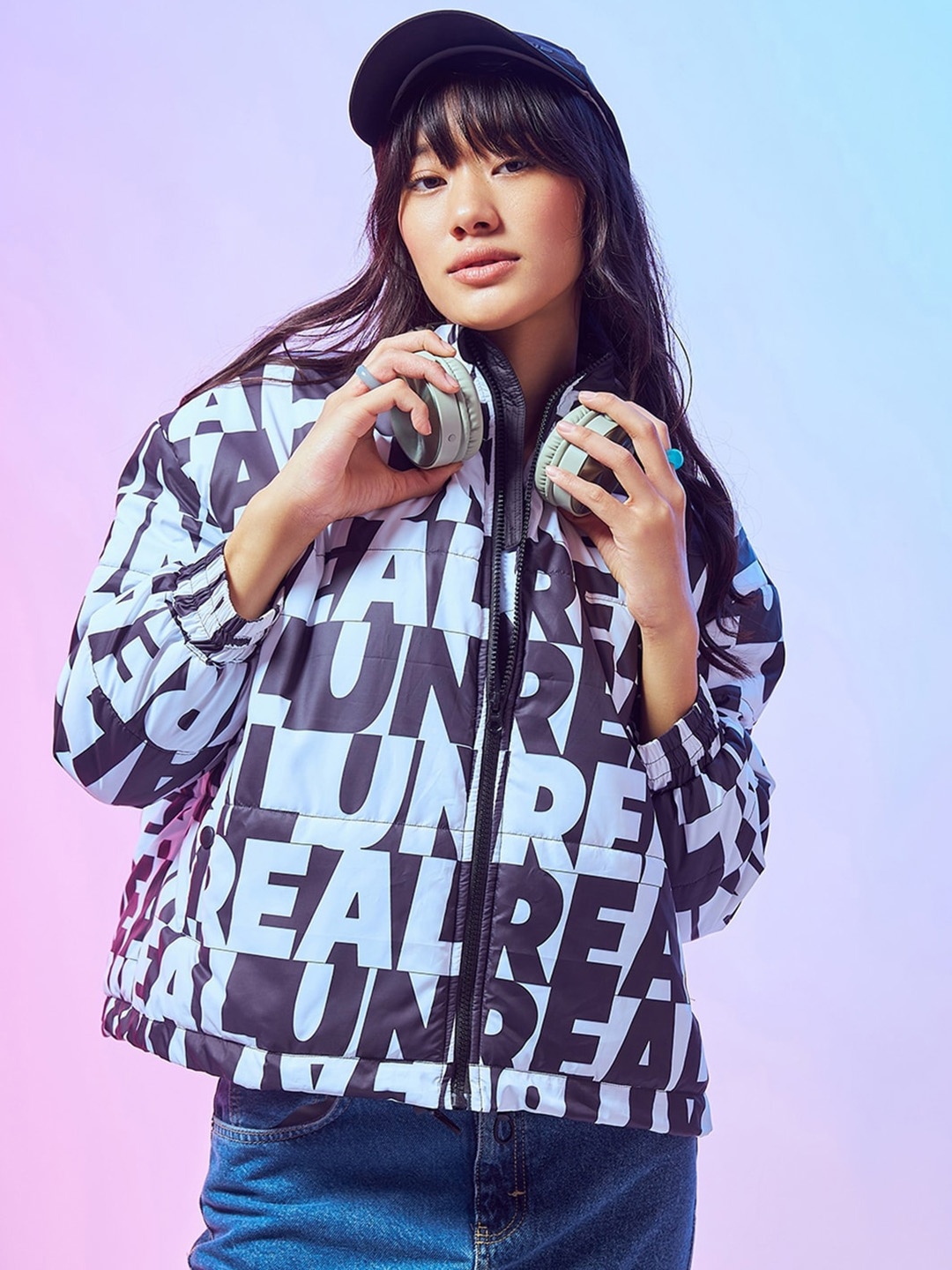 Bewakoof Typography Printed Mock Collar Long Sleeves Oversized Nylon Padded Jacket, White
Bewakoof Typography Printed Mock Collar Long Sleeves Oversized Nylon Padded Jacket, White