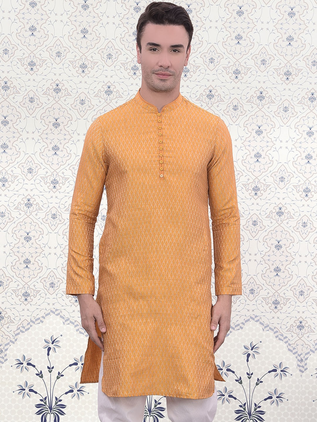 Ode by House of Pataudi Woven Design Mandarin Collar Long Sleeves Jacquard Kurta, Yellow
Ode by House of Pataudi Woven Design Mandarin Collar Long Sleeves Jacquard Kurta, Yellow