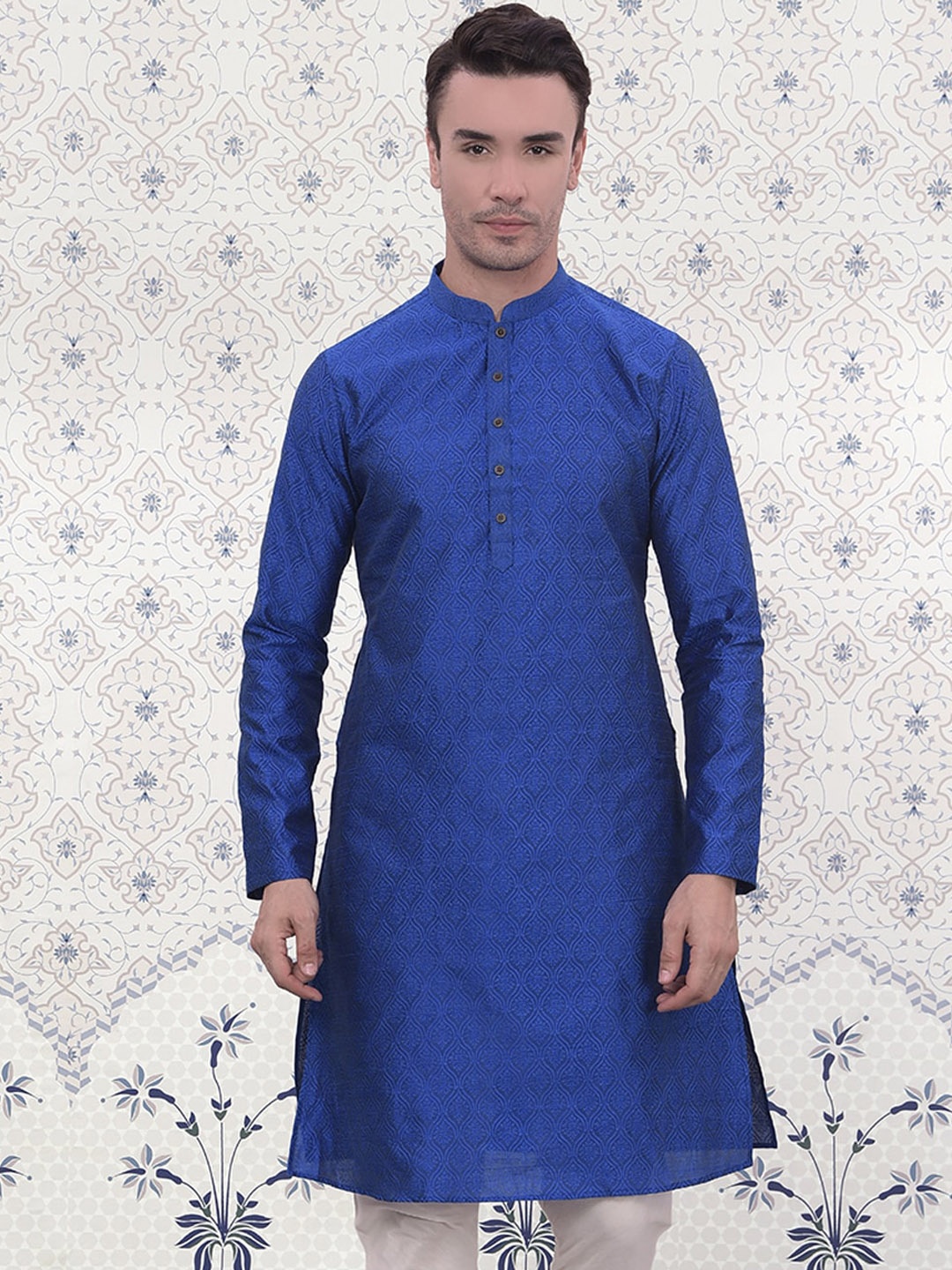 Ode by House of Pataudi Ethnic Motifs Woven Design Mandarin Collar Jacquard Straight Kurta, Blue
Ode by House of Pataudi Ethnic Motifs Woven Design Mandarin Collar Jacquard Straight Kurta, Blue