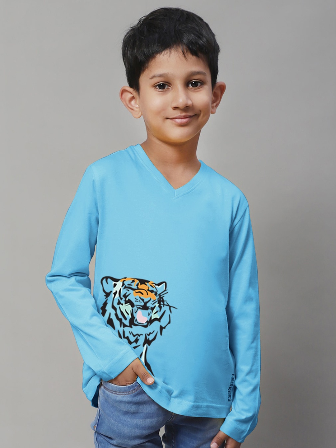 Friskers Boys Graphic Printed V-Neck Long Sleeve Cotton Slim Fit T-shirt, Turquoise blue
Friskers Boys Graphic Printed V-Neck Long Sleeve Cotton Slim Fit T-shirt, Turquoise blue