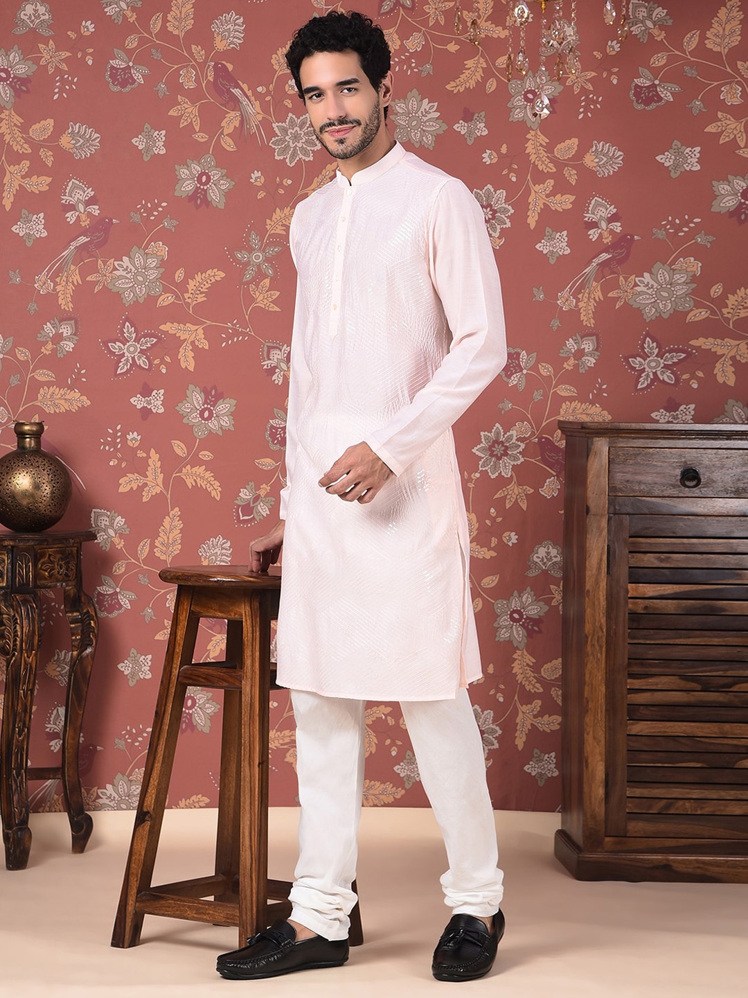 House of Pataudi Geometric Embroidered Sequined Straight Kurta With Churidar Set, Pink
House of Pataudi Geometric Embroidered Sequined Straight Kurta With Churidar Set, Pink