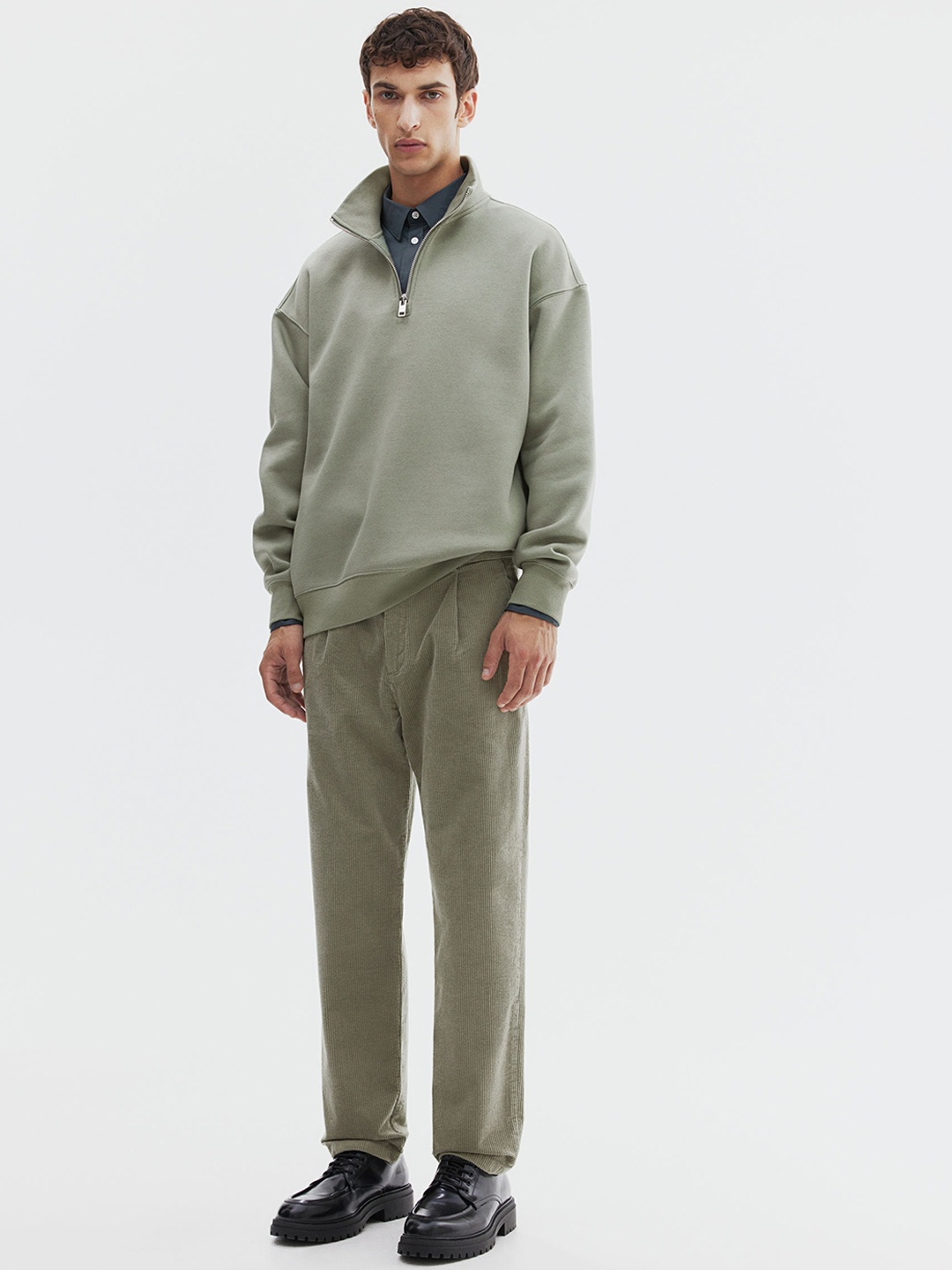 H&M Men Corduroy Trousers, Green