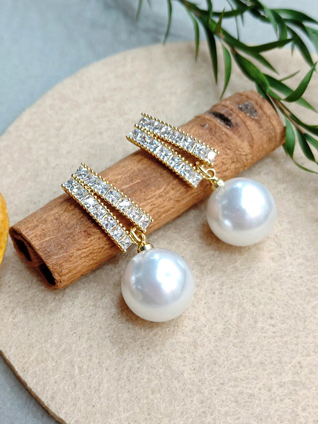 DressBerry Gold-Toned Gold-Plated Contemporary Studs Earrings 
DressBerry Gold-Toned Gold-Plated Contemporary Studs Earrings